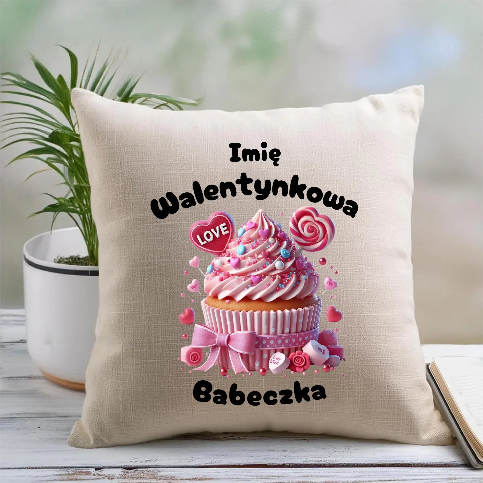 Walentynkowa babeczka imię | Poduszka na Walentynki W21 - StoryCups.pl