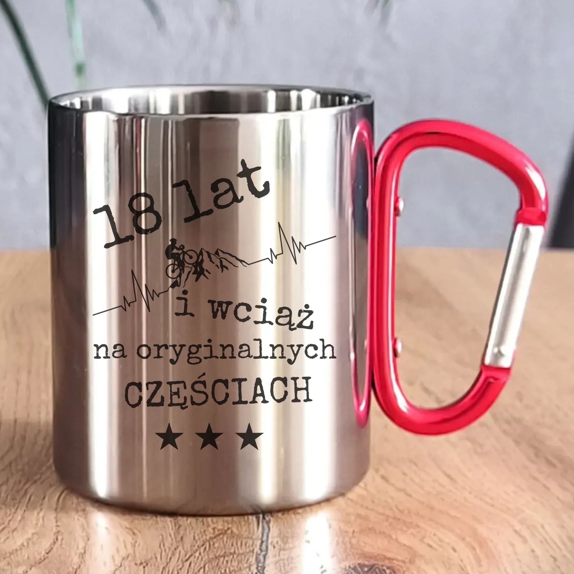 Wciąż na oryginalnych częściach | Kubek metalowy na urodziny dla rowerzysty U28 - StoryCups.pl