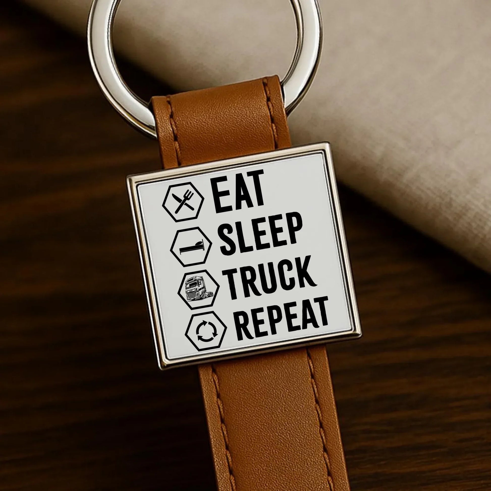 Eat Sleep Truck Repeat | Brelok dla kierowcy tira ZKT05 - StoryCups.pl
