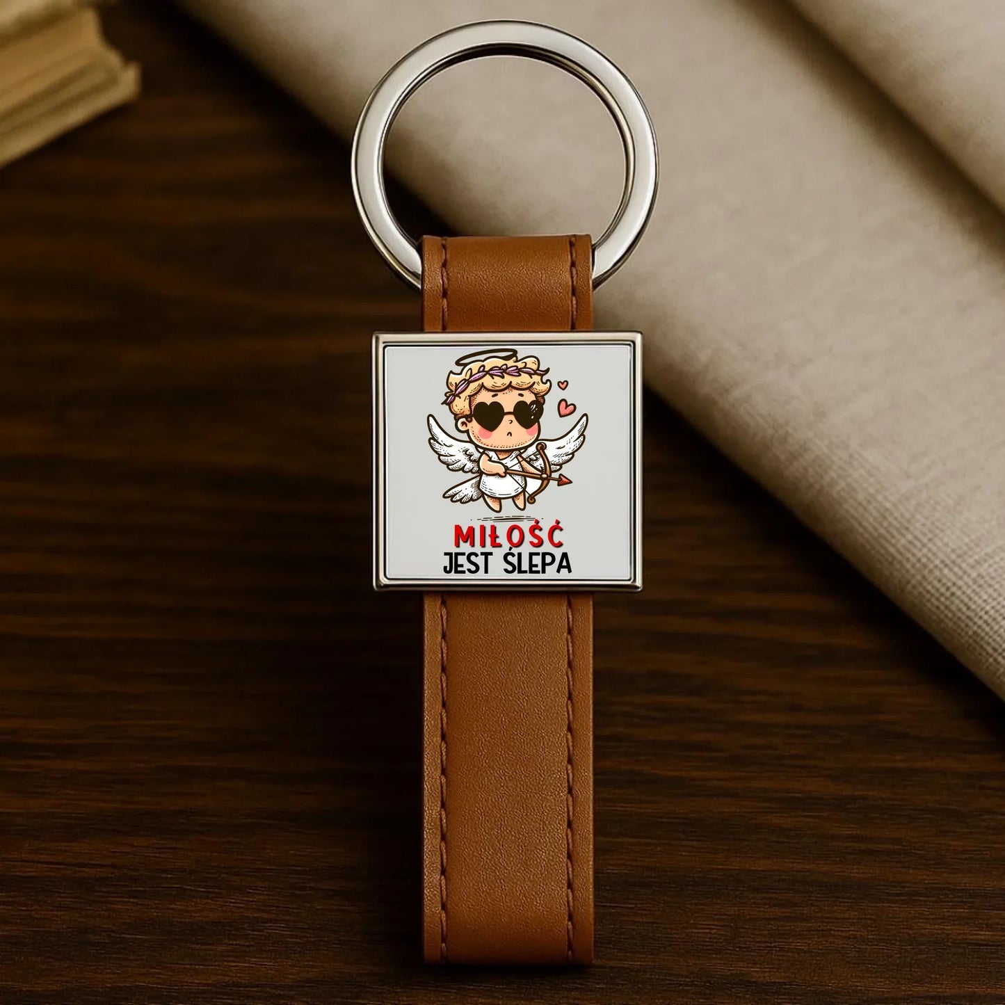 Miłość jest ślepa | Brelok W48 - StoryCups.pl