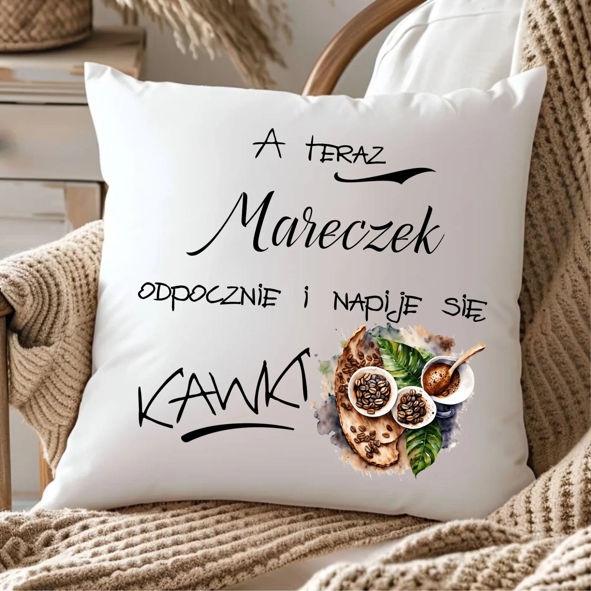 Poduszka - Odpocznie i napije się kawki prezent dla kawosza - personalizowana DCH04 - StoryCups.pl