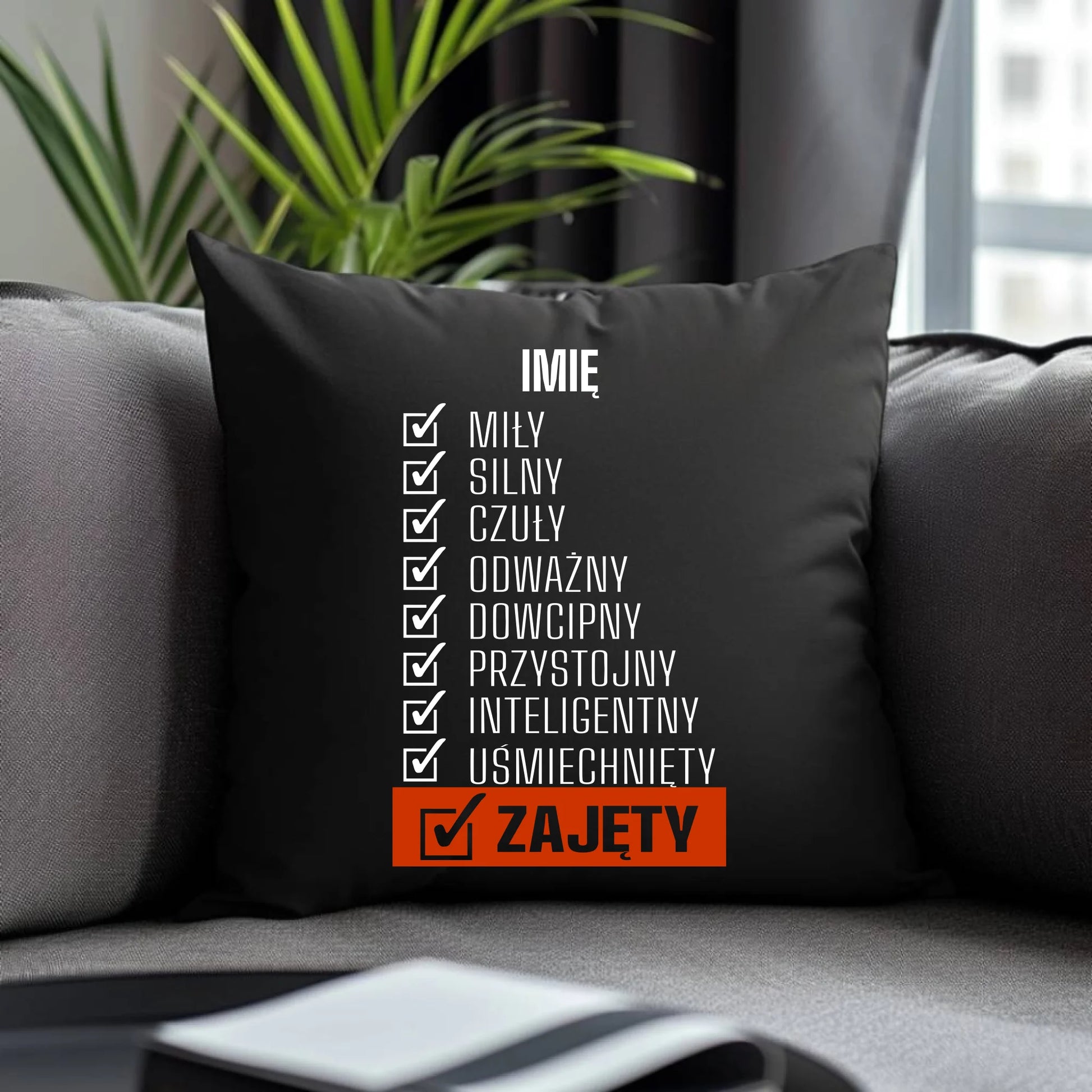 Poduszka dekoracyjna - Zajęty prezent dla chłopaka męża narzeczonego - personalizowana DCH05 - StoryCups.pl