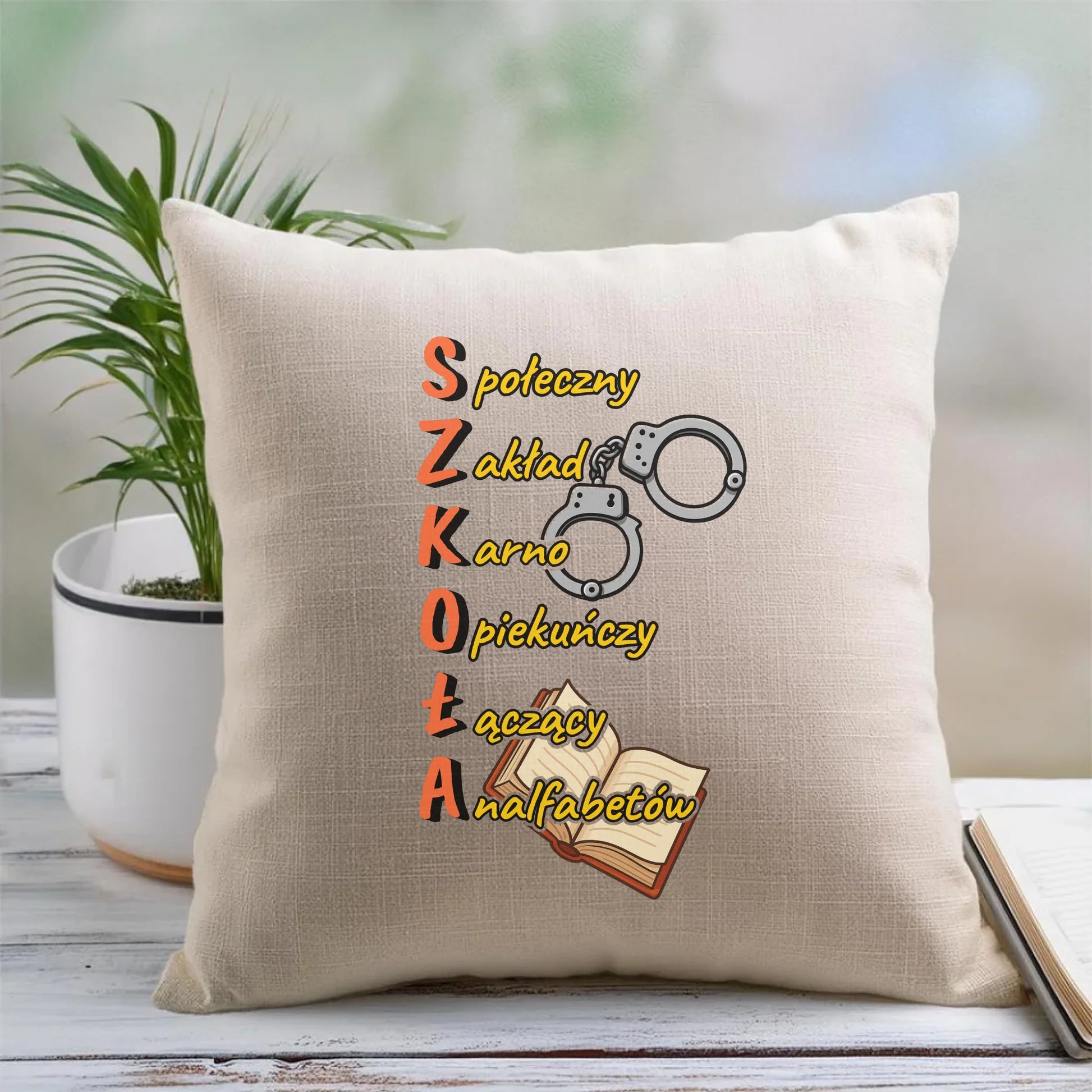 Poduszka szkolna - S.Z.K.O.Ł.A. Zakład Karno Opiekuńczy SZ17 - StoryCups.pl