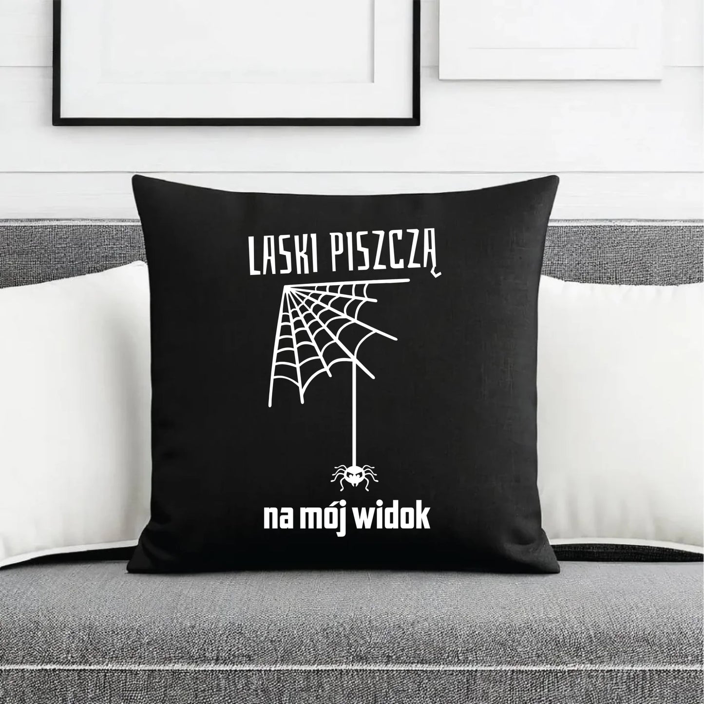 Poduszka dekoracyjna - prezent dla chłopaka - Laski piszczą na mój widok DCH13 - StoryCups.pl