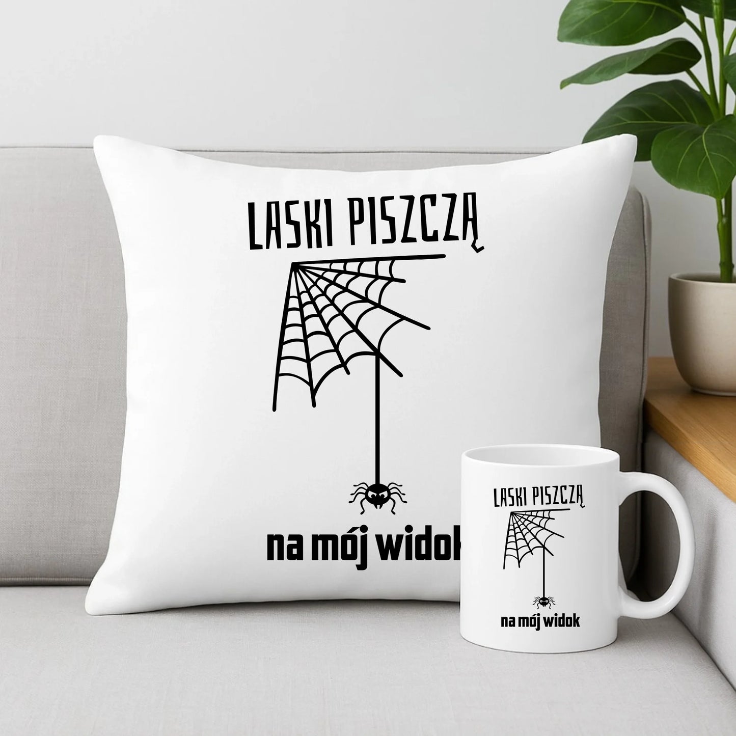 Zestaw poduszka i kubek - prezent dla chłopaka - Laski piszczą na mój widok DCH13 - StoryCups.pl