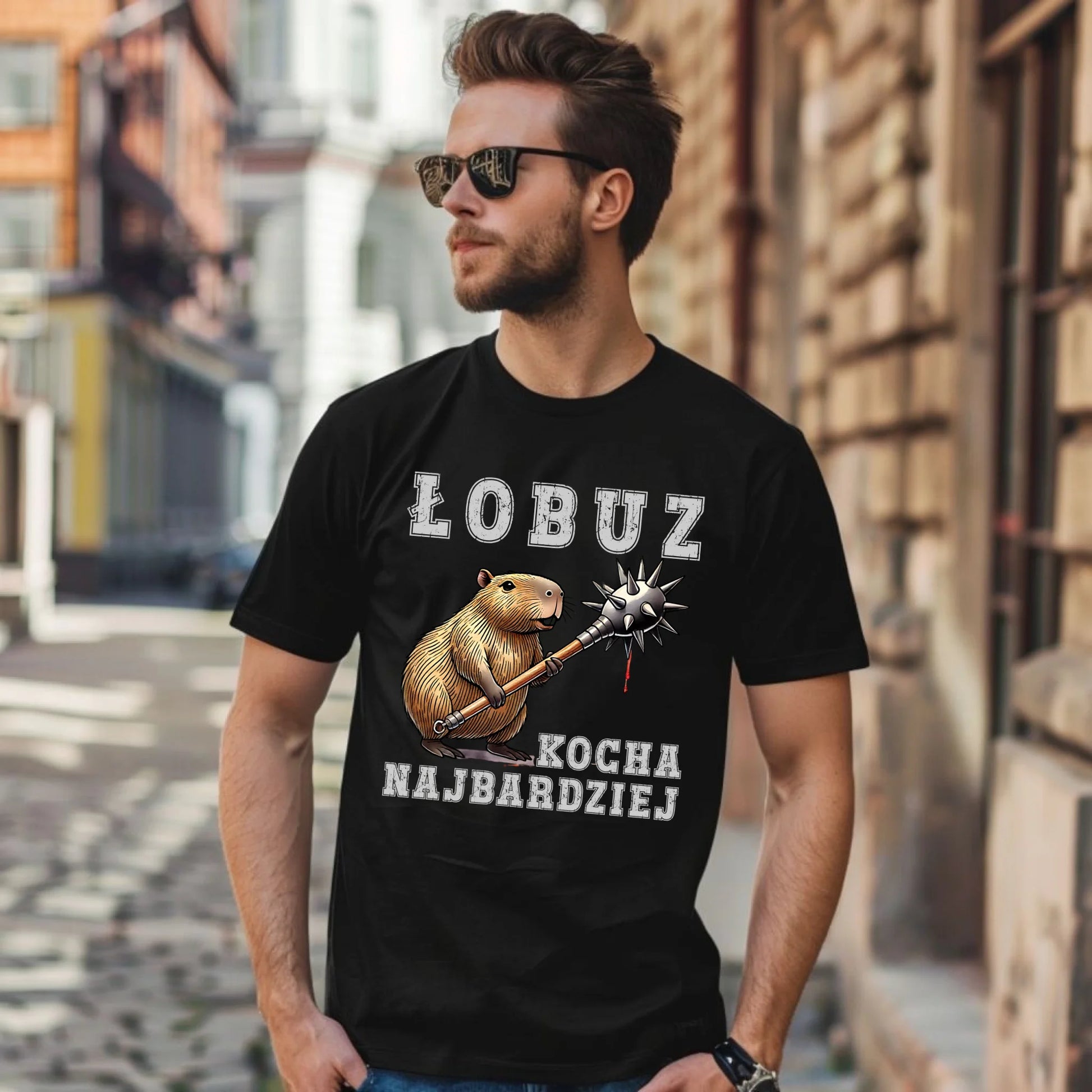 Koszulka męska - prezent dla chłopaka - Łobuz kapibara z maczugą DCH17 - StoryCups.pl