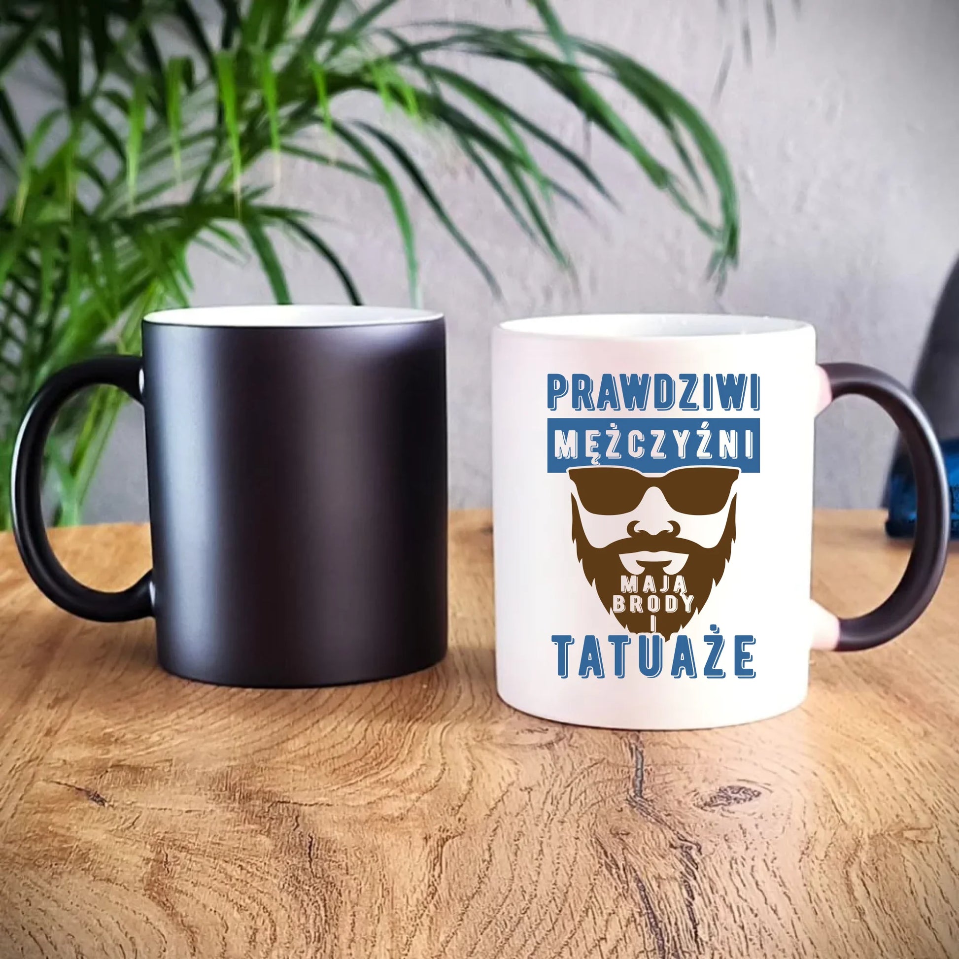 Kubek magiczny - Prezent dla faceta - Prawdziwi mężczyźni mają brody i tatuaże DCH22 - StoryCups.pl