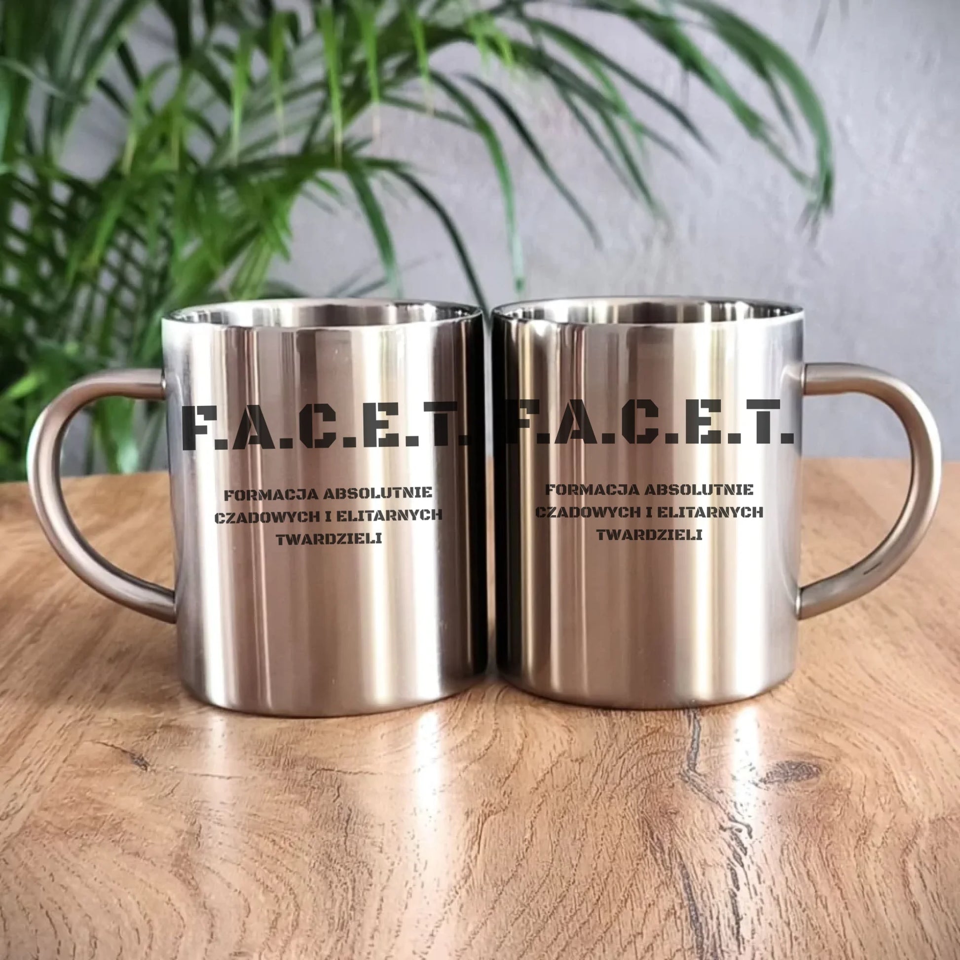 Śmieszny kubek metalowy - Prezent dla chłopaka kolegów z pracy - F.A.C.E.T. Formacja Absolutnie Czadowych i Elitarnych Twardzieli DCH23 - StoryCups.pl