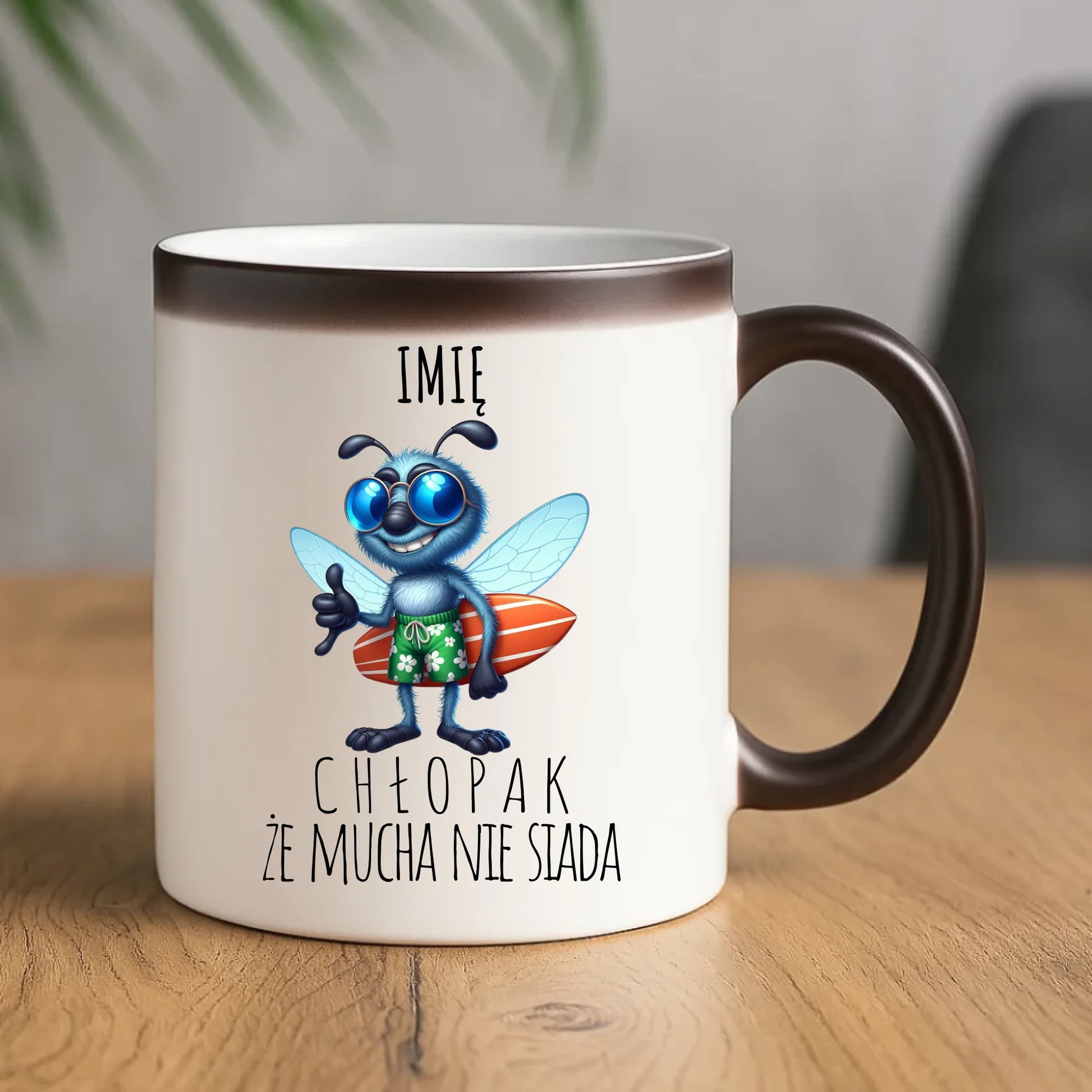 Kubek magiczny - prezent dla chłopaka - Chłopak, że mucha nie siada essa - personalizowany DCH29 - StoryCups.pl