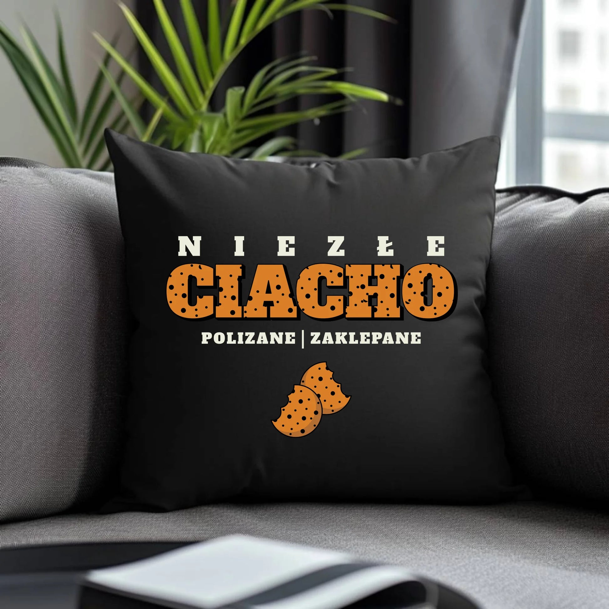 Poduszka dekoracyjna - prezent dla chłopaka męża - Niezłe ciacho polizane zaklepane DCH30 - StoryCups.pl