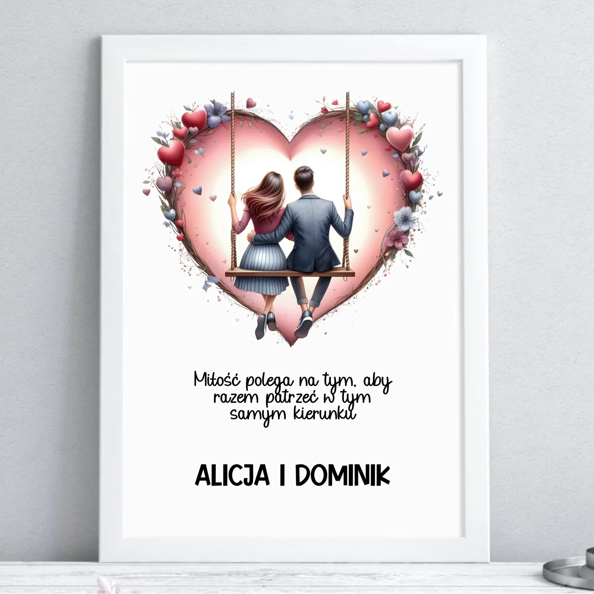 Plakat w ramie dla par - prezent dla chłopaka i dziewczyny - Para na huśtawce - personalizowany W12 - StoryCups.pl