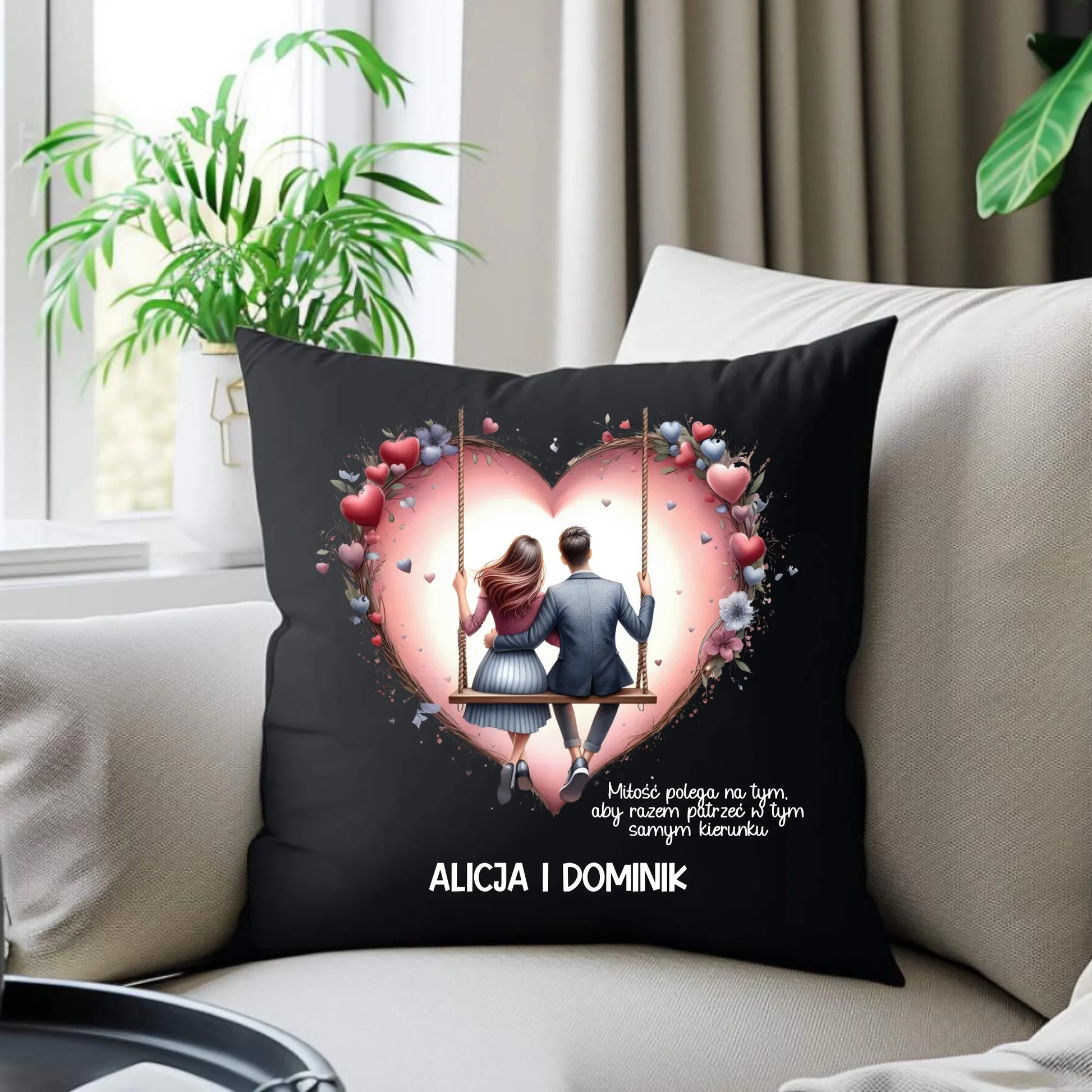 Poduszka dekoracyjna dla par - prezent dla chłopaka i dziewczyny - Para na huśtawce - personalizowana W12 - StoryCups.pl