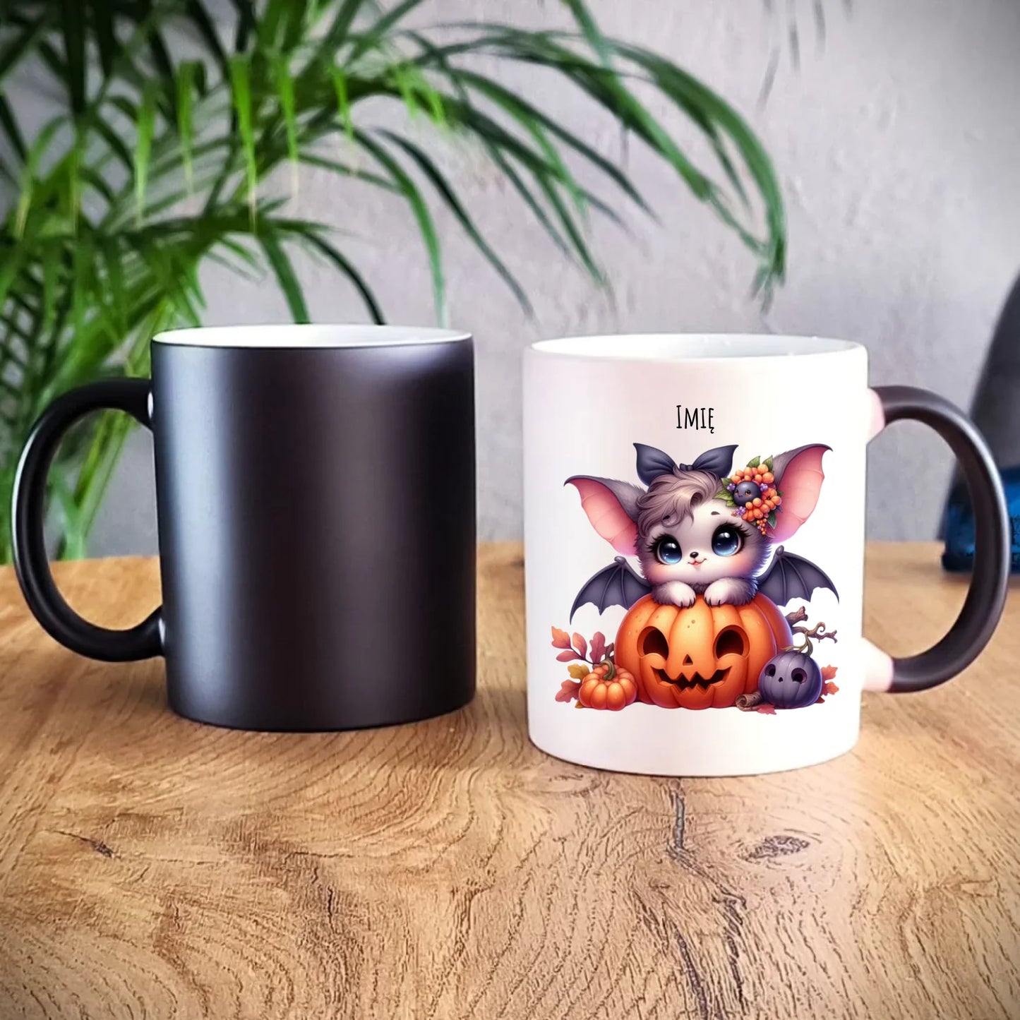 Kubek magiczny halloweenowy - Uroczy nietoperz z dynią - personalizowany HL08 - StoryCups.pl
