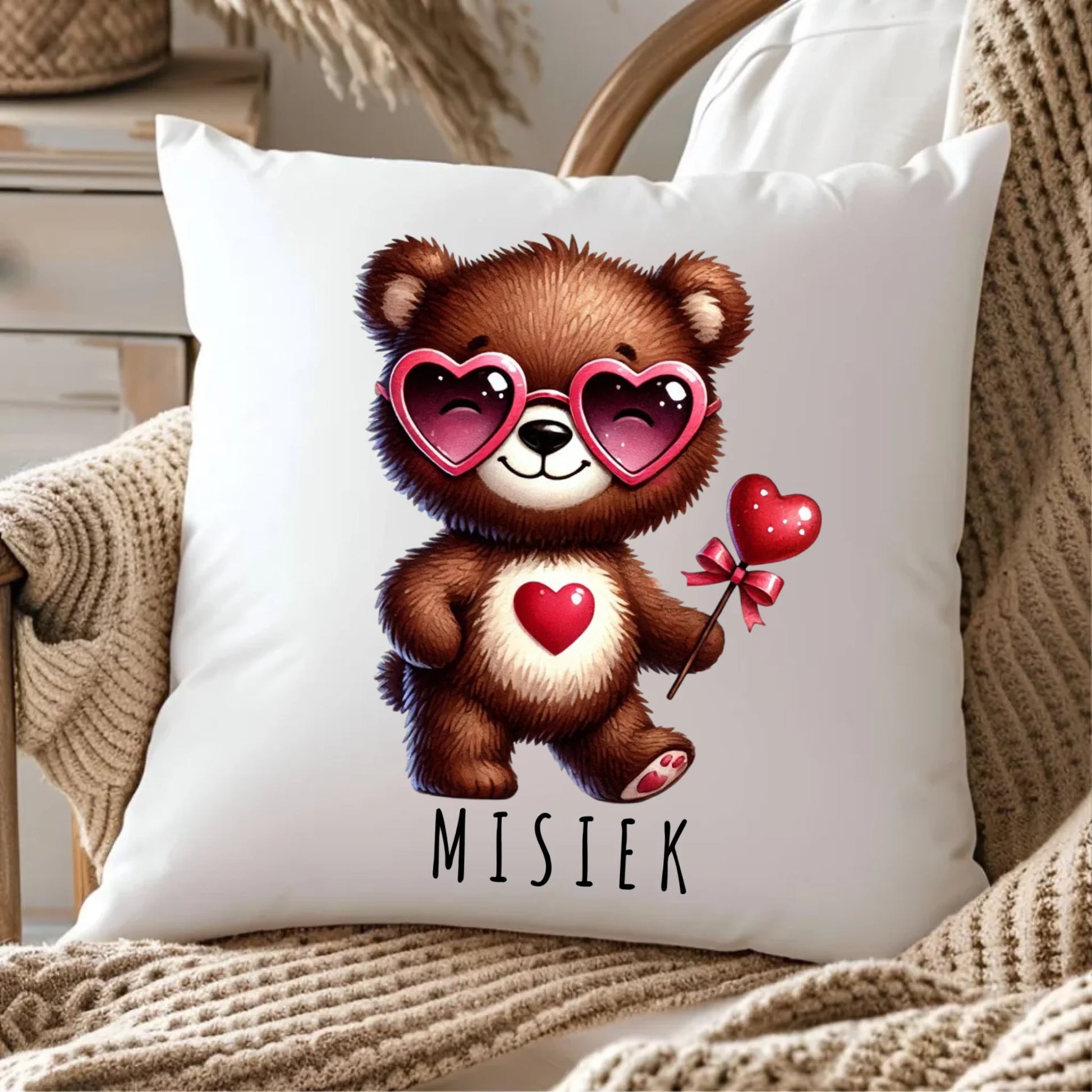 Poduszka - Misiek z sercem W34 - StoryCups.pl