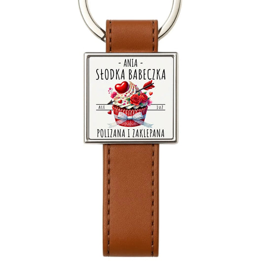 Brelok - Słodka babeczka polizana i zaklepana - personalizowany W37 - StoryCups.pl