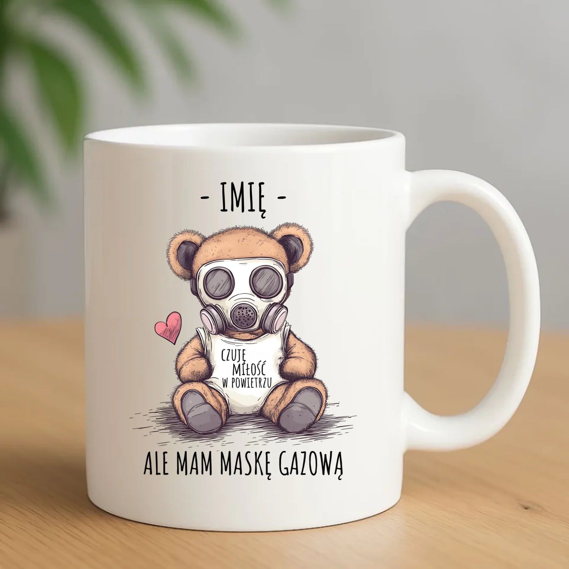 Kubek - Miś w masce gazowej - Czuję miłość w powietrzu - personalizowany W38 - StoryCups.pl