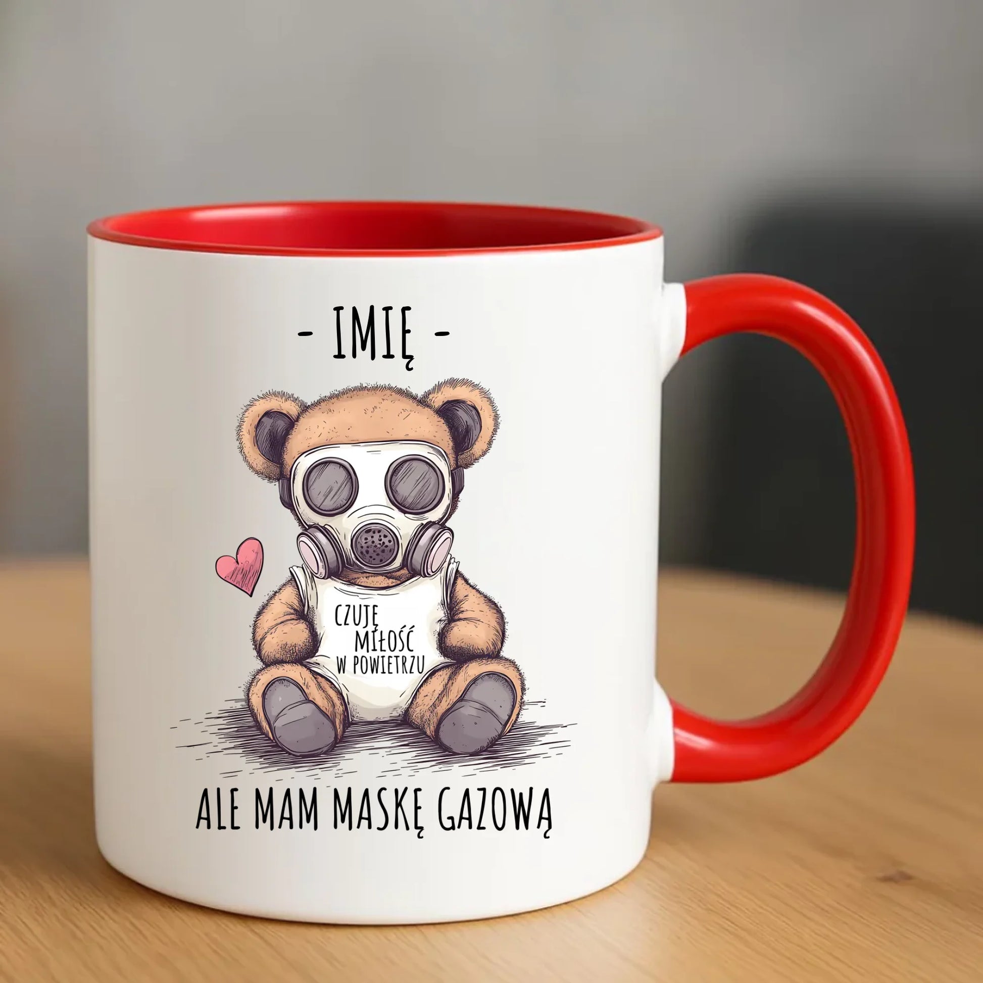 Kubek - Miś w masce gazowej - Czuję miłość w powietrzu - personalizowany W38 - StoryCups.pl