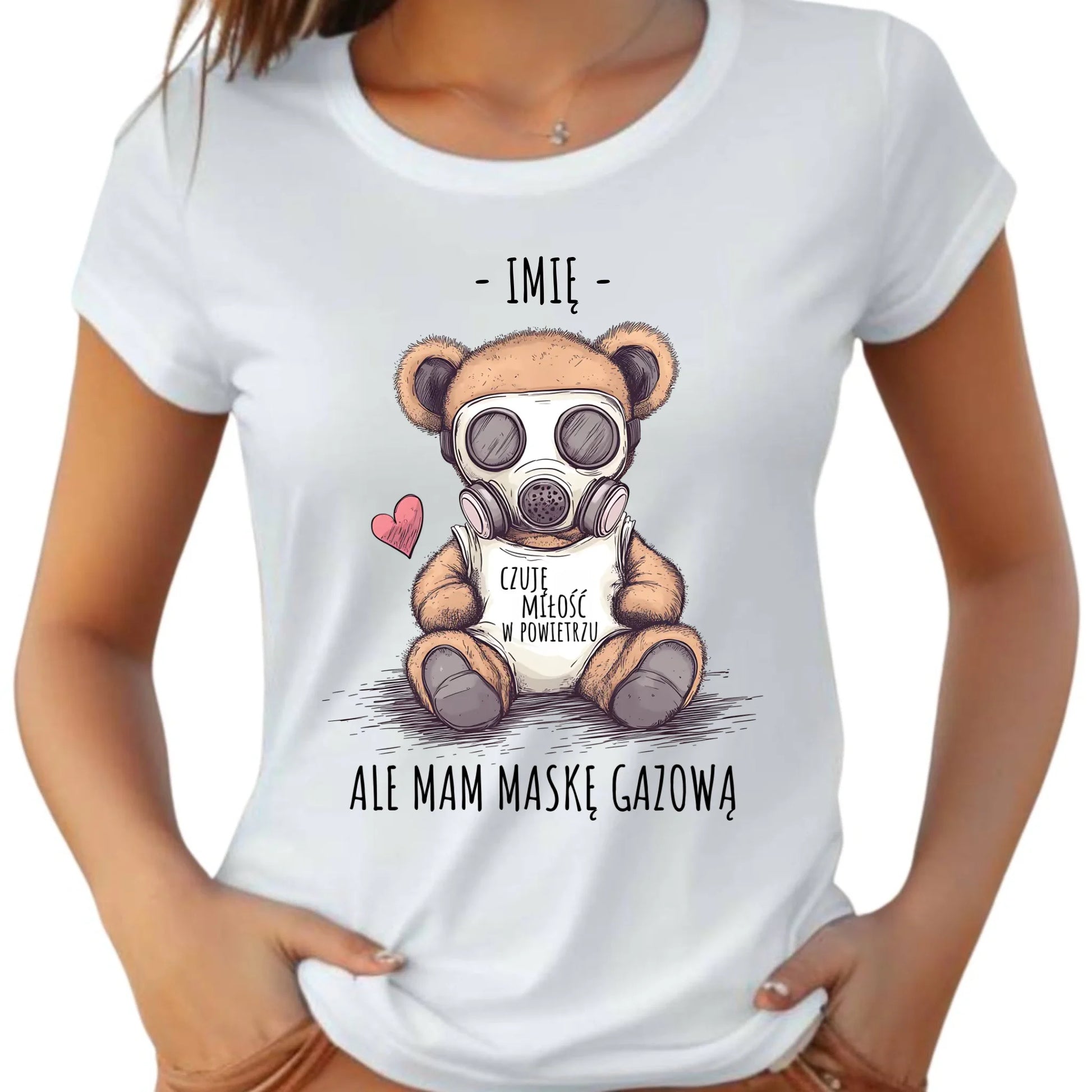 Koszulka damska - Miś w masce gazowej - Czuję miłość w powietrzu - personalizowana W38 - StoryCups.pl