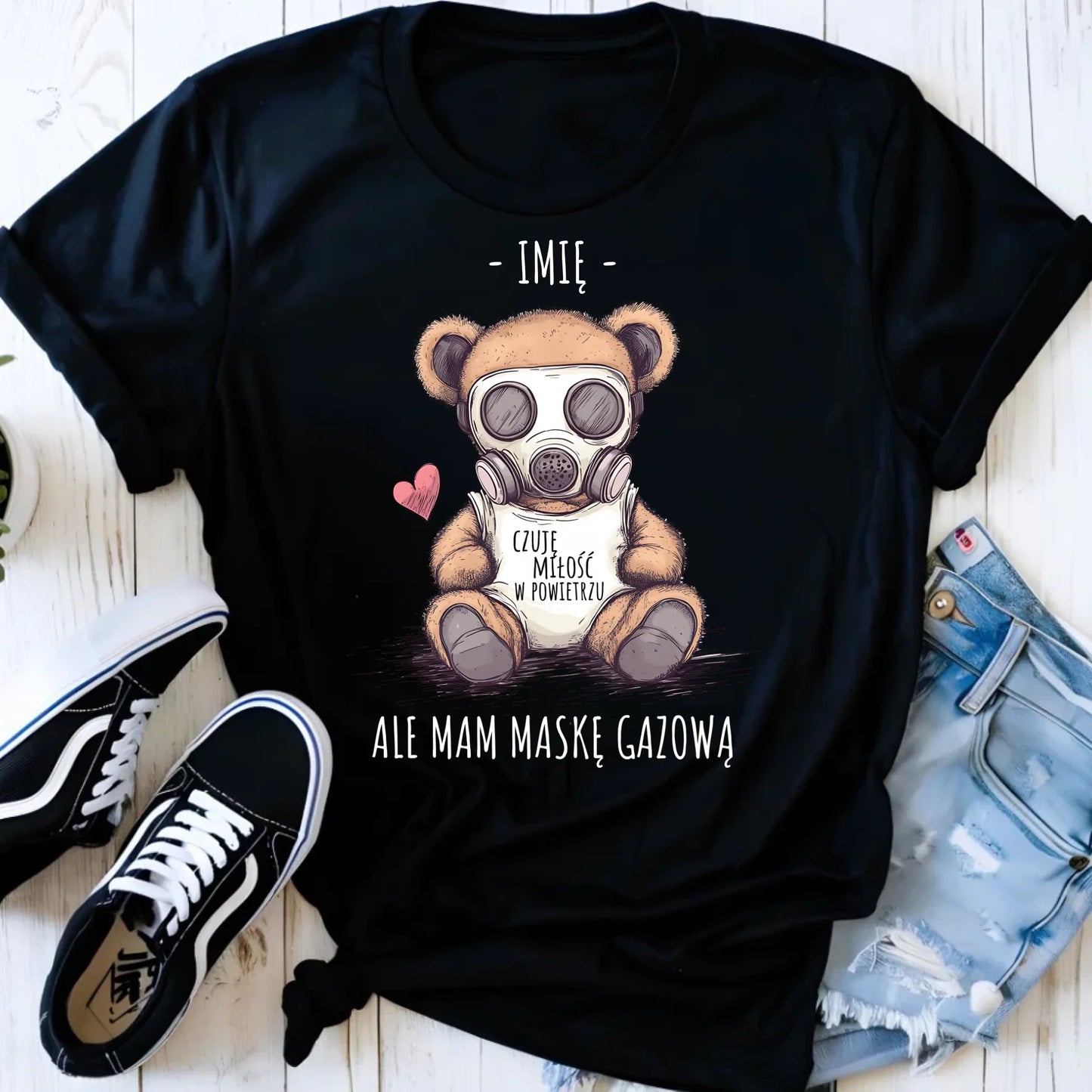Koszulka damska - Miś w masce gazowej - Czuję miłość w powietrzu - personalizowana W38 - StoryCups.pl