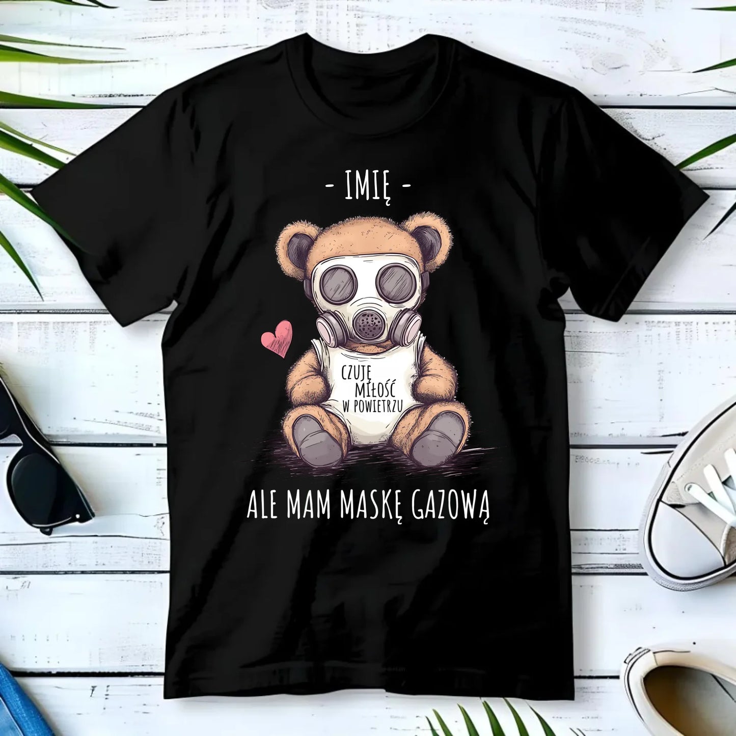 Koszulka męska - Miś w masce gazowej - Czuję miłość w powietrzu - personalizowana W38 - StoryCups.pl