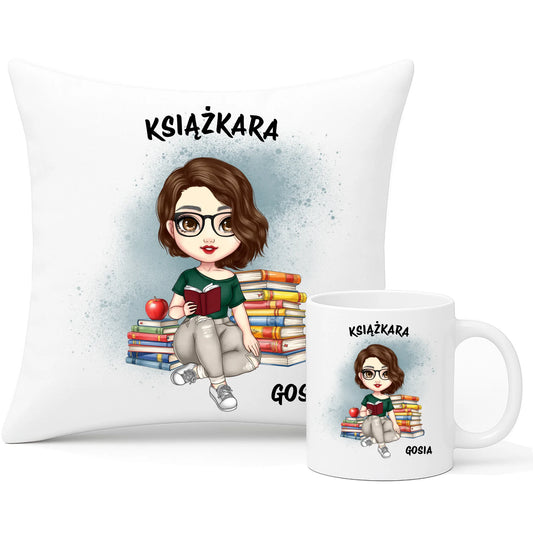 Zestaw poduszka i kubek - Książkara - Prezent dla miłośniczki czytania książek - personalizowany DZ03 - StoryCups.pl