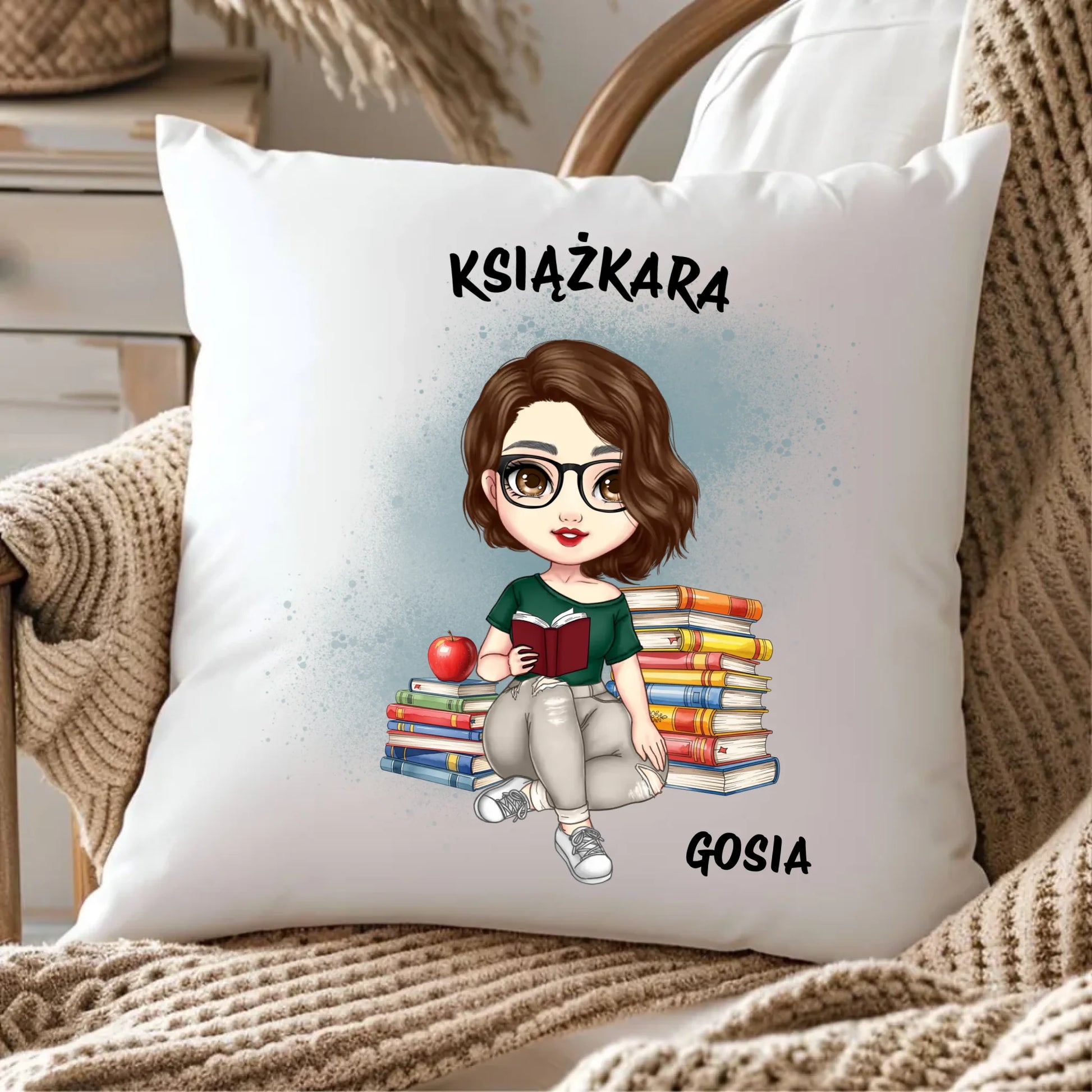 Poduszka - Książkara - Prezent dla miłośniczki czytania książek - personalizowana DZ03 - StoryCups.pl