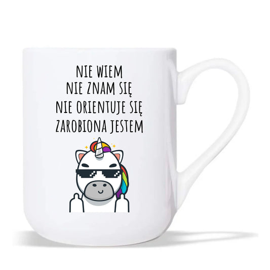 Śmieszny kubek elegant z napisem - Nie wiem, nie znam się, zarobiona jestem DZ05 - StoryCups.pl