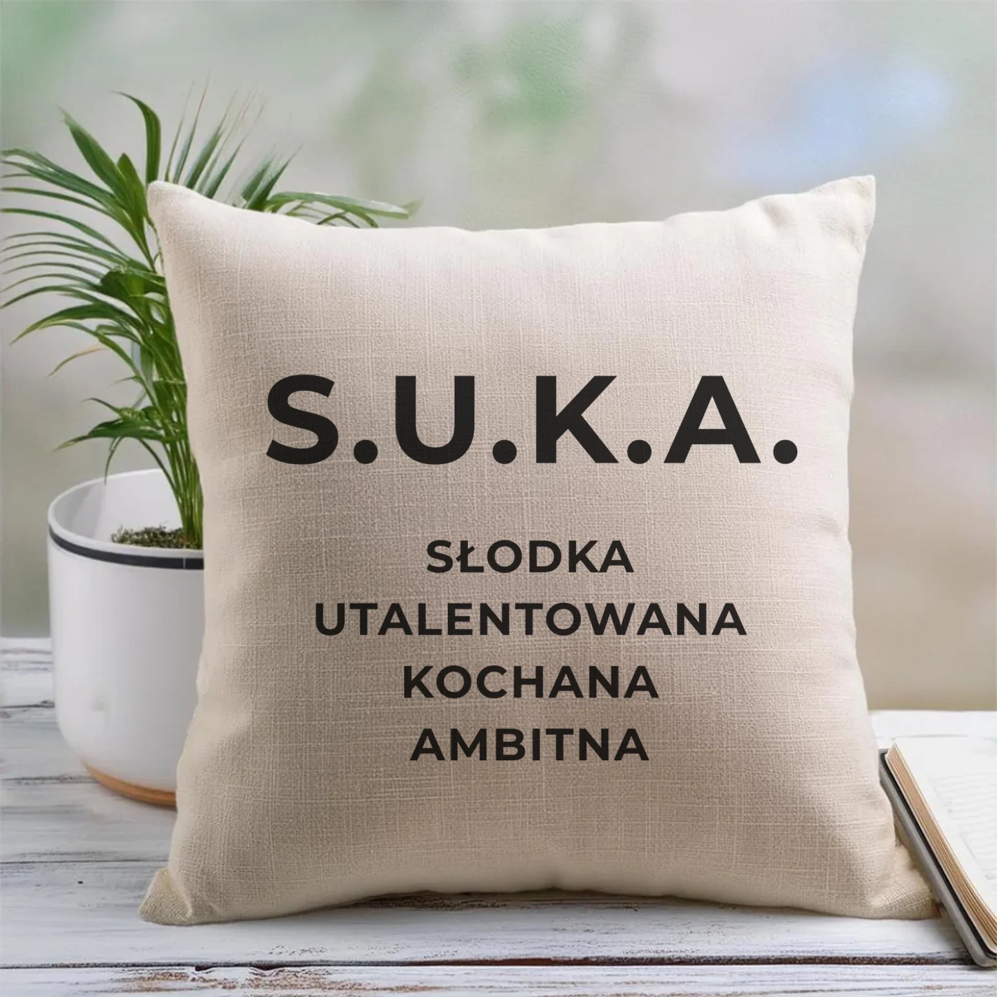 Poduszka - S.U.K.A. - śmieszny prezent dla niej - bez cenzury DZ16 - StoryCups.pl