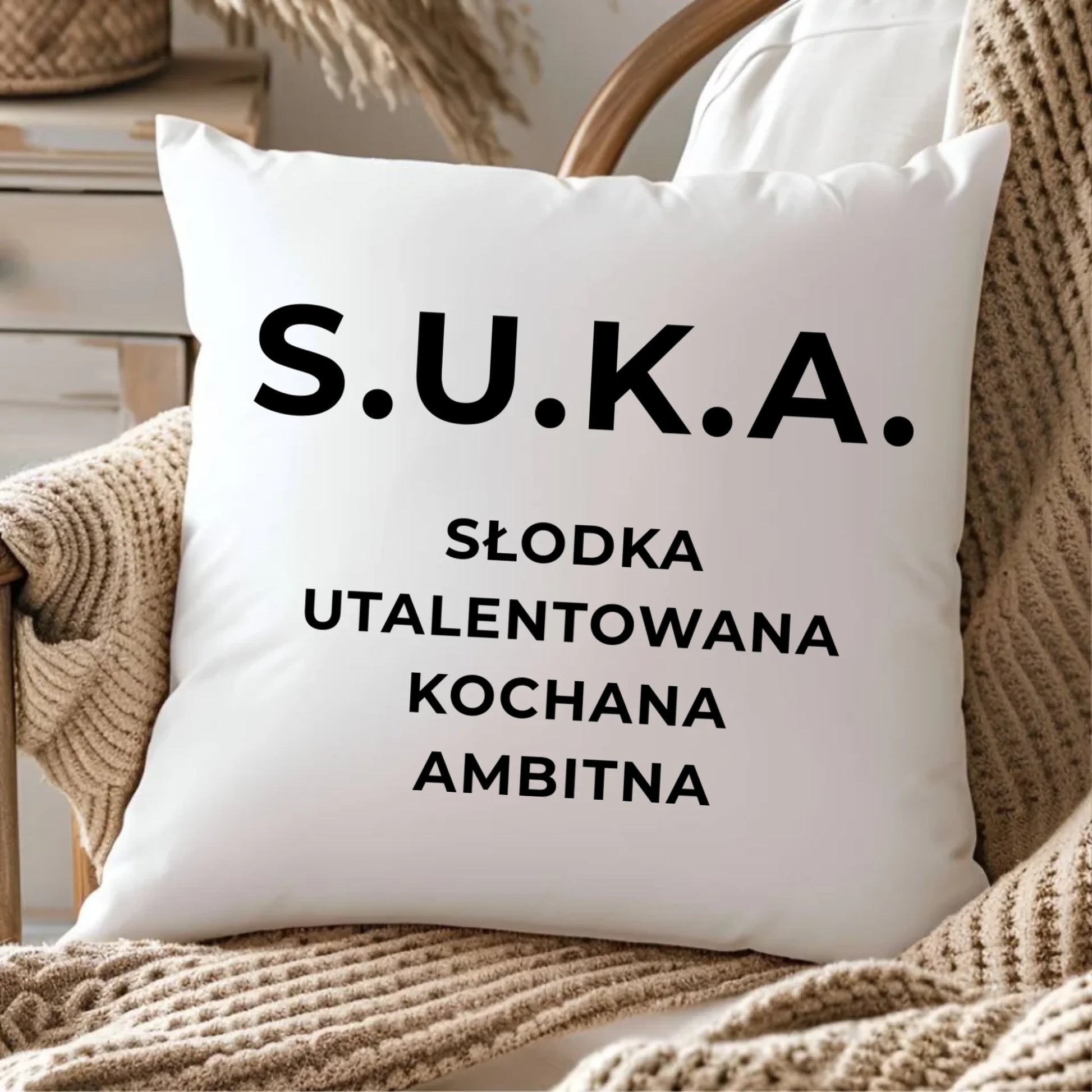 Poduszka - S.U.K.A. - śmieszny prezent dla niej - bez cenzury DZ16 - StoryCups.pl