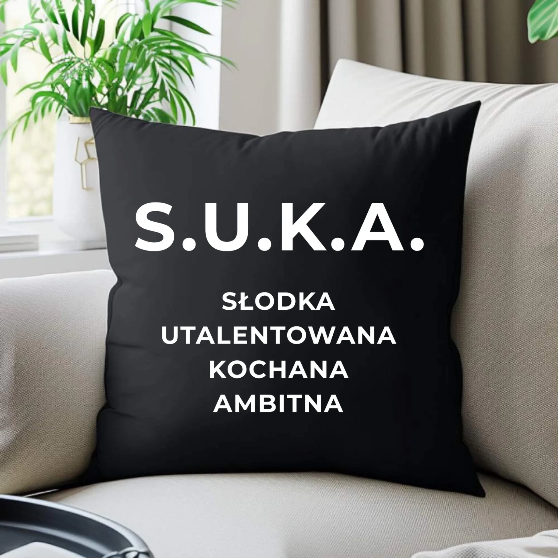 Poduszka dekoracyjna - S.U.K.A. - śmieszny prezent dla niej - bez cenzury DZ16 - StoryCups.pl