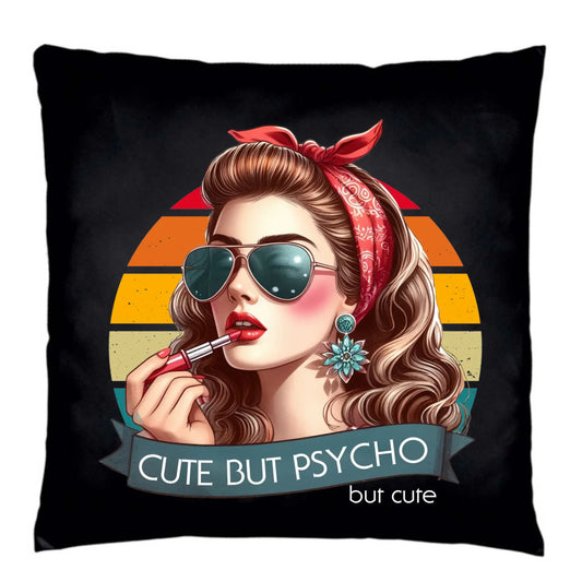 Poduszka dekoracyjna – Cute but psycho - w stylu retro DZ09 - StoryCups.pl