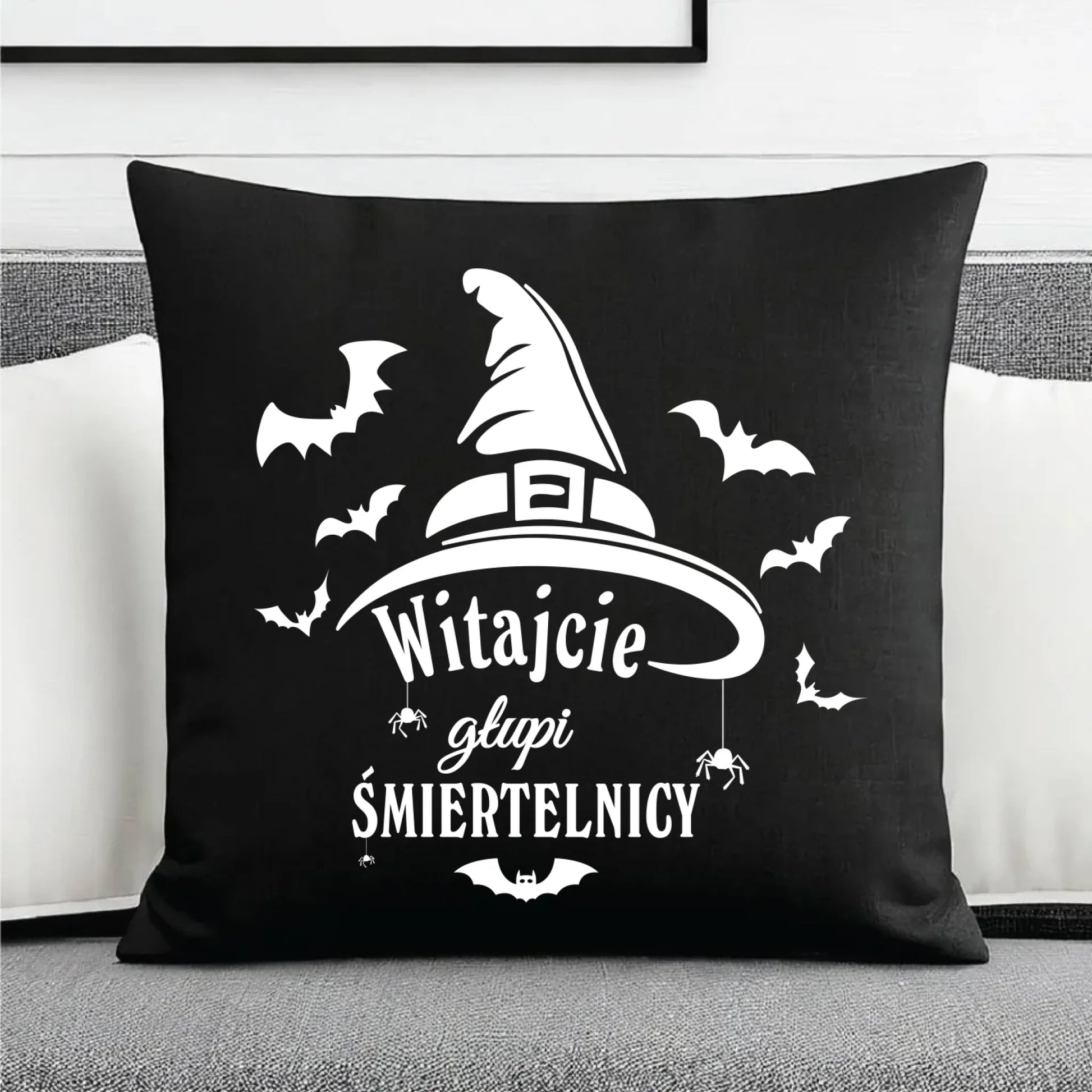 Poduszka dekoracyjna na Halloween - Witajcie głupi śmiertelnicy HL23 - StoryCups.pl