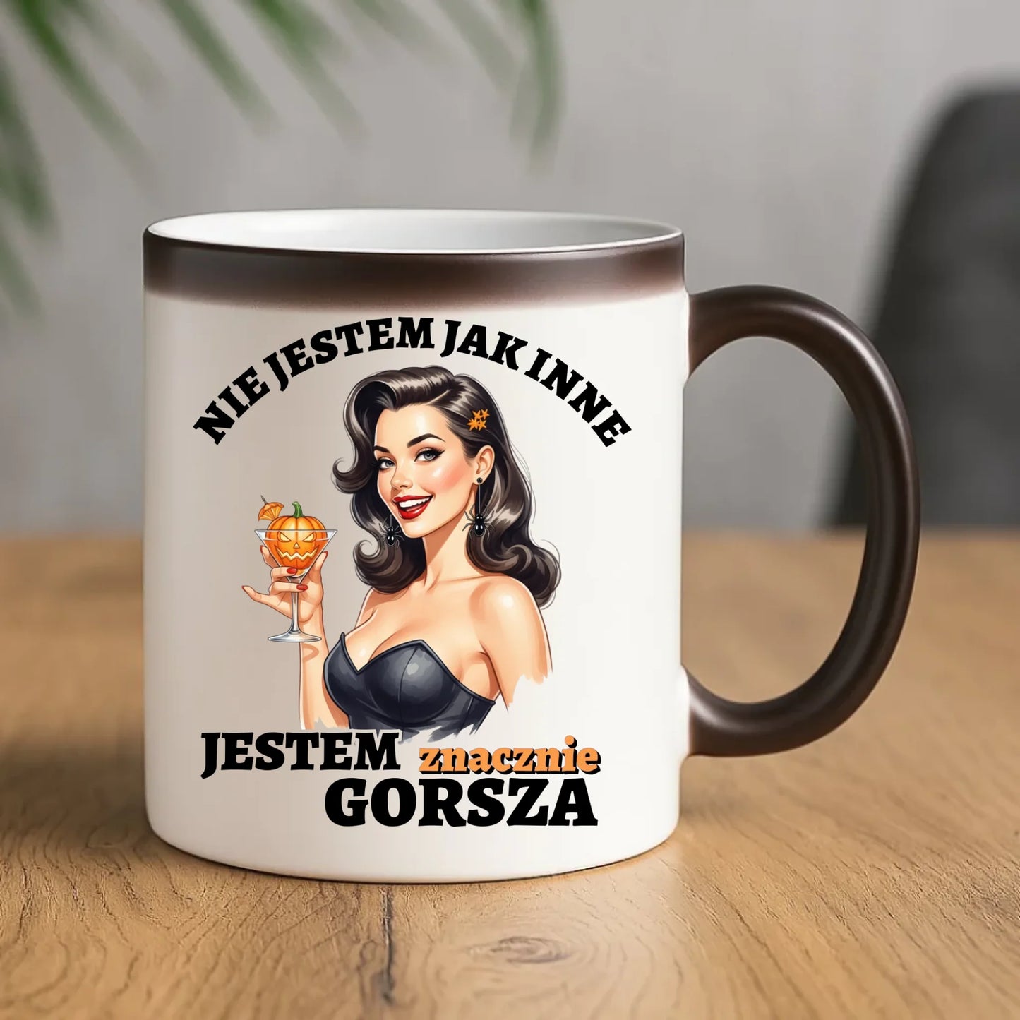 Kubek magiczny halloweenowy - Nie jestem jak inne HL24