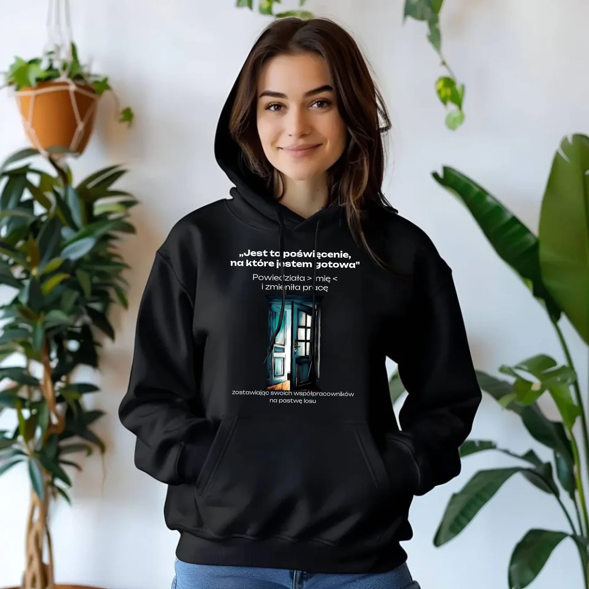 Bluza damska z kapturem na odejście z pracy - Poświęcenie, na które jestem gotowa - personalizowana OP02 - StoryCups.pl