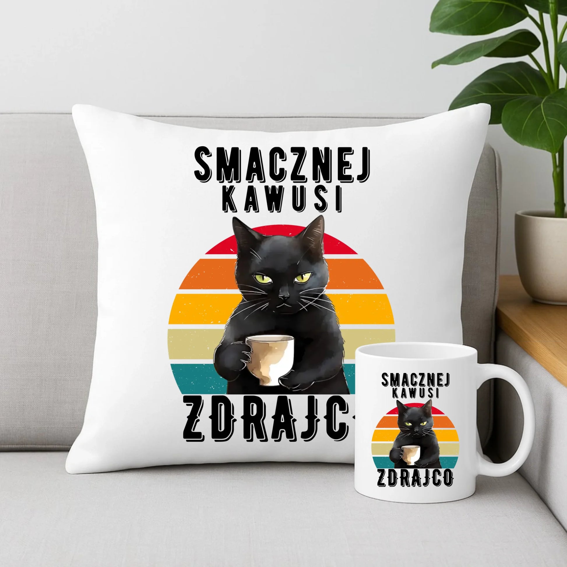 Zestaw poduszka i kubek na odejście z pracy - Smacznej kawusi zdrajco OP03 - StoryCups.pl