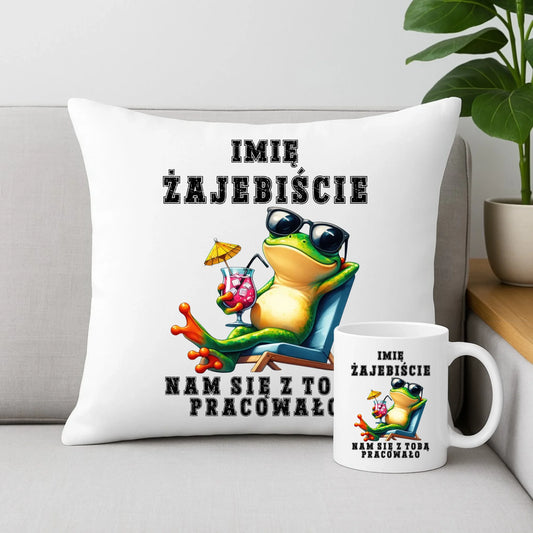 Zestaw poduszka i kubek na odejście z pracy - Żajebiście nam się z Tobą pracowało - personalizowany OP09 - StoryCups.pl
