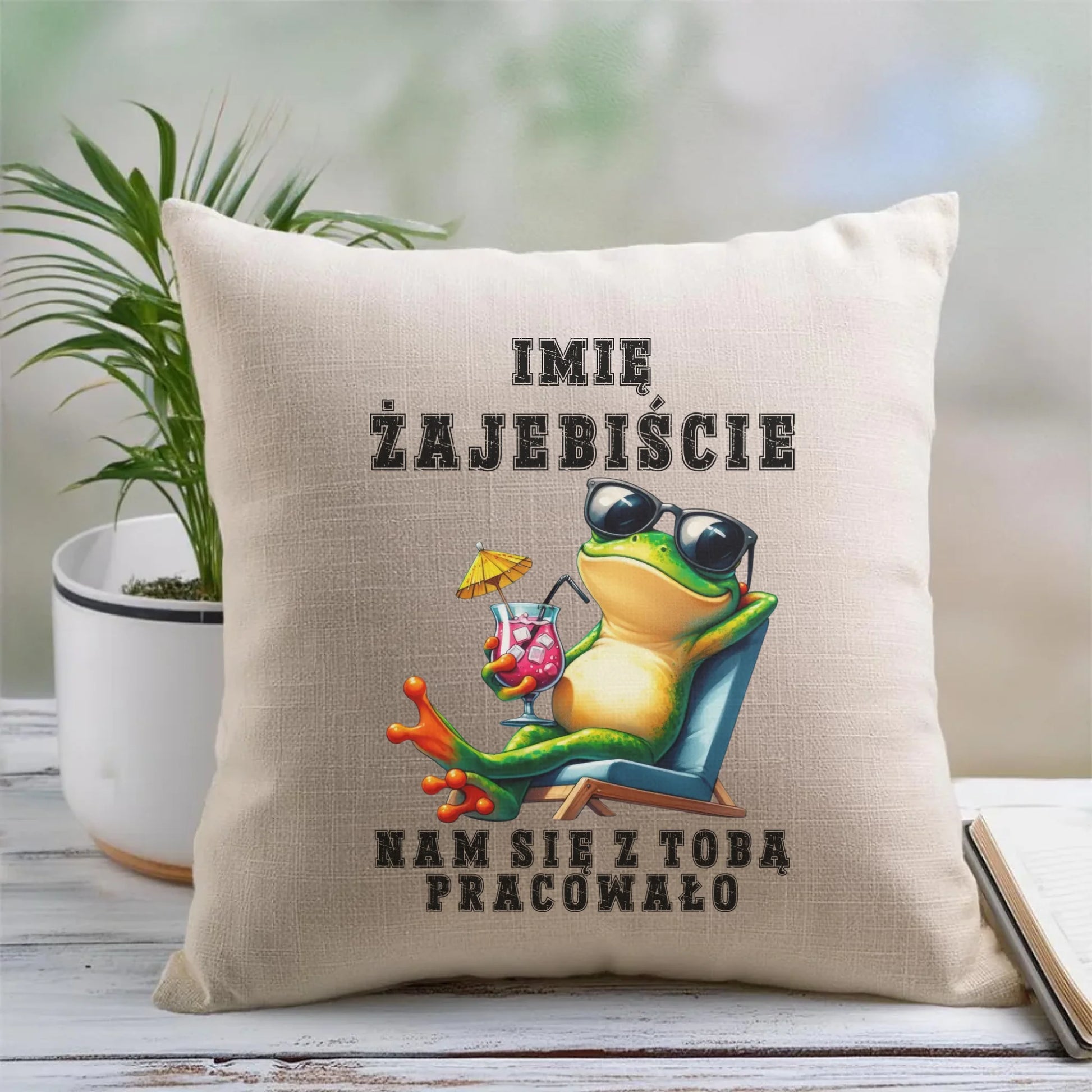 Poduszka na odejście z pracy - Żajebiście nam się z Tobą pracowało - personalizowana OP09 - StoryCups.pl