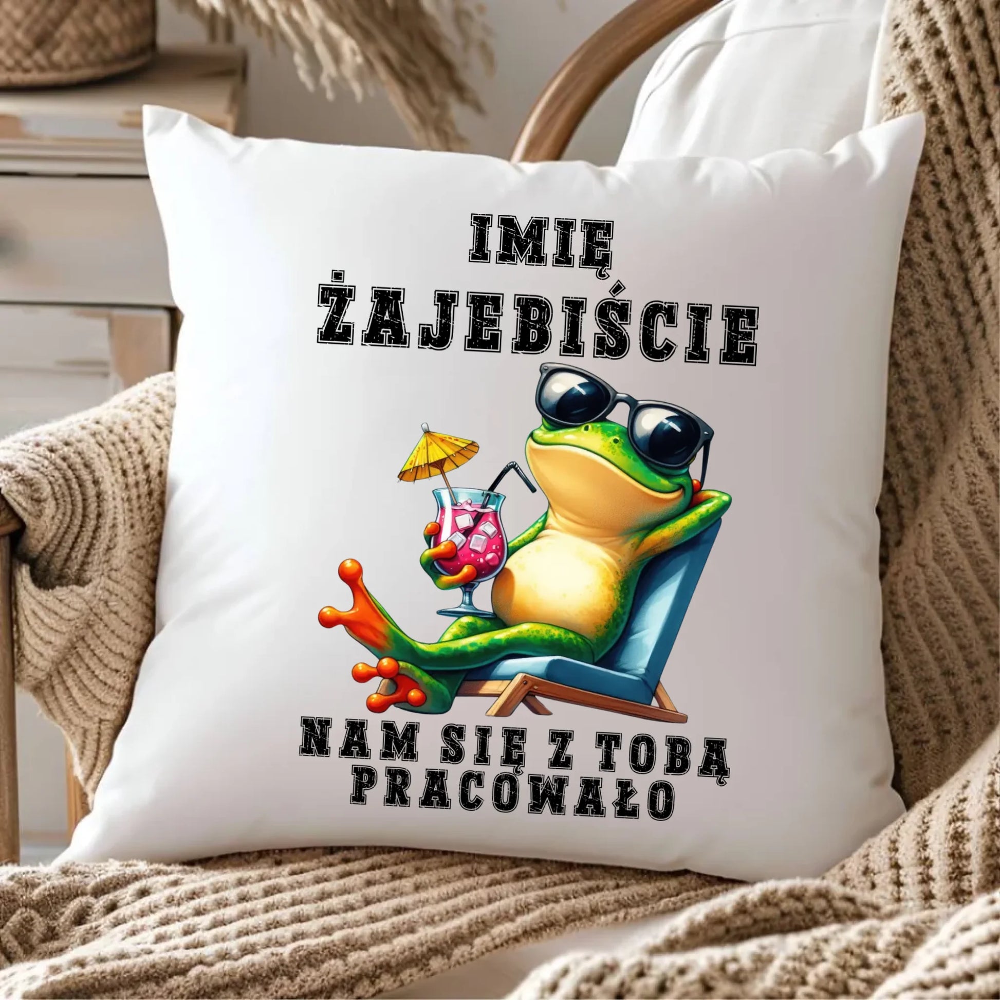 Poduszka na odejście z pracy - Żajebiście nam się z Tobą pracowało - personalizowana OP09 - StoryCups.pl