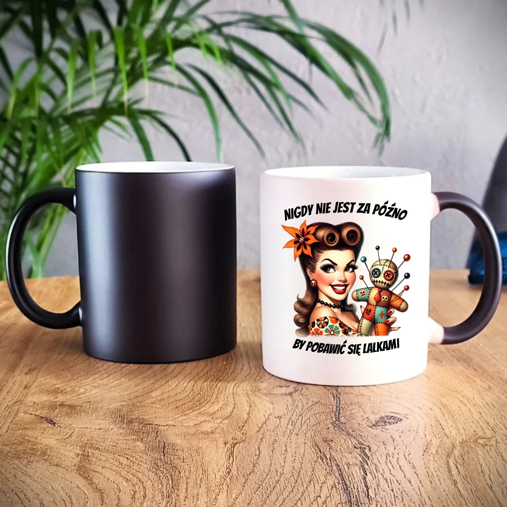 Kubek magiczny dla niej - Laleczka Voodoo retro DZ21 - StoryCups.pl