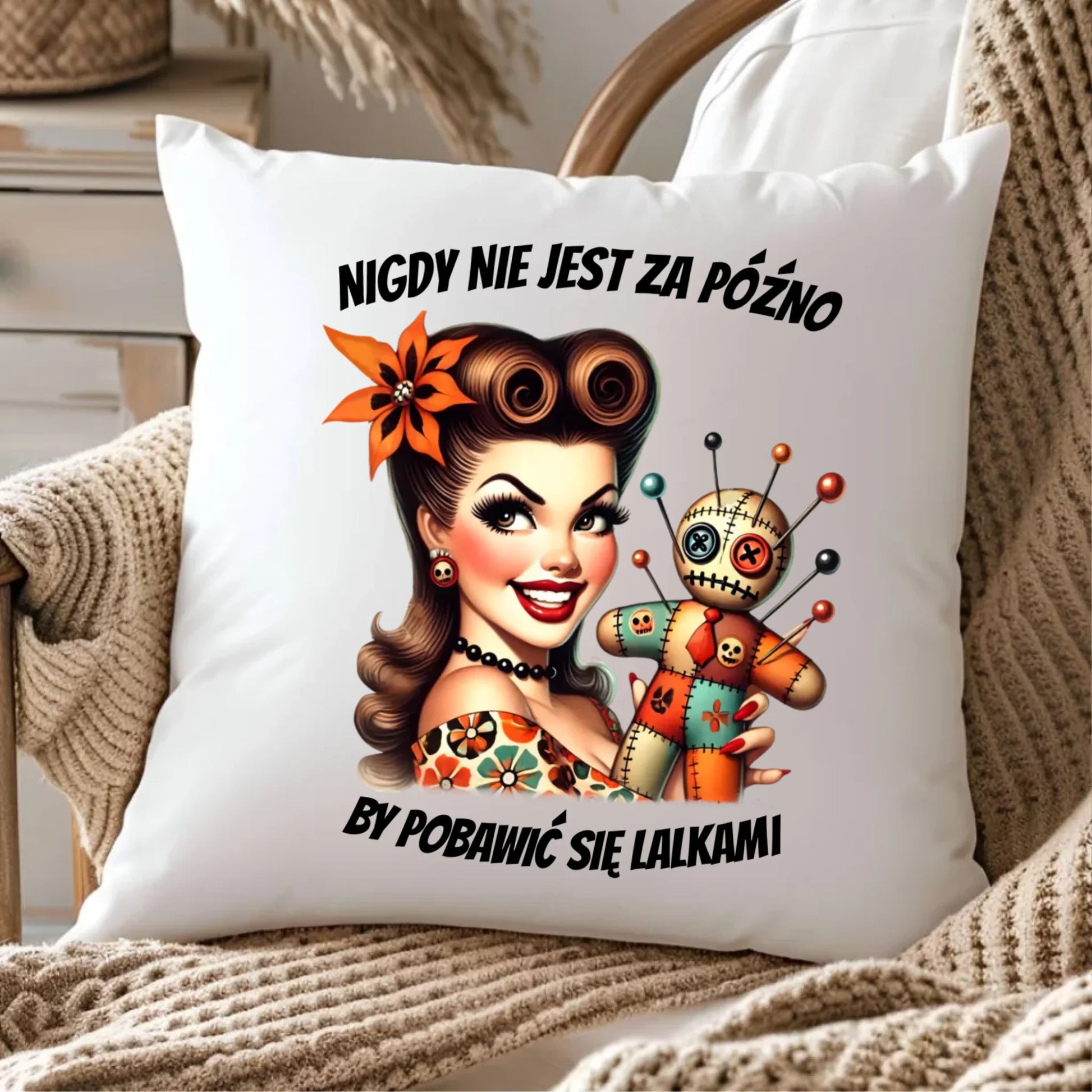 Poduszka dla niej - Laleczka Voodoo retro DZ21 - StoryCups.pl