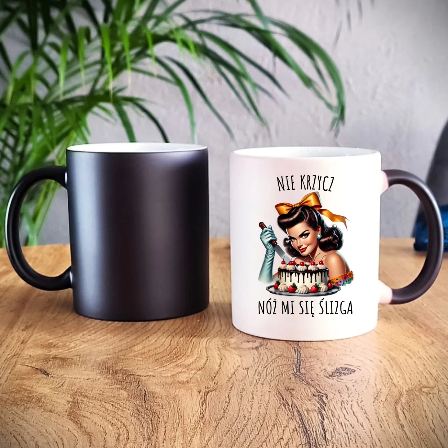 Kubek magiczny dla niej - Nie krzycz, nóż mi się ślizga - Czarny humor DZ22 - StoryCups.pl