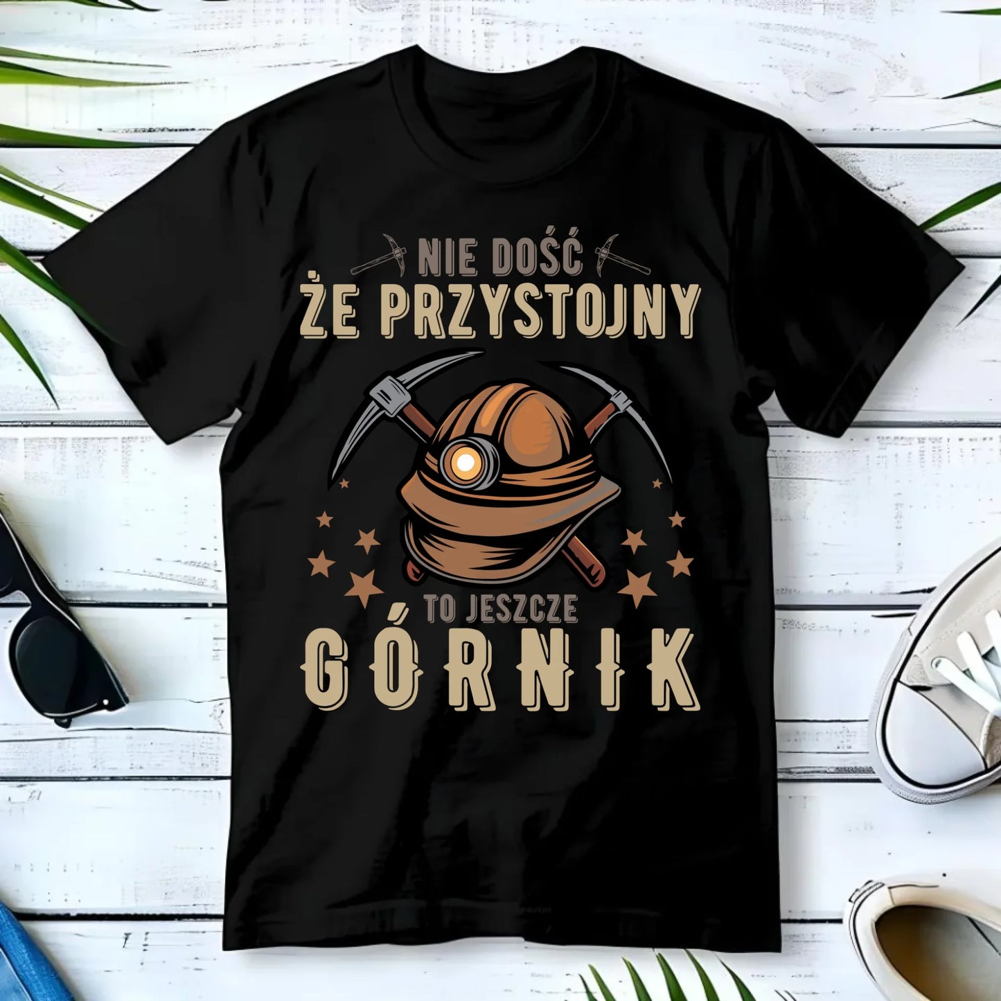 Koszulka męska - prezent dla górnika - Nie dość, że przystojny to jeszcze górnik G16 - StoryCups.pl