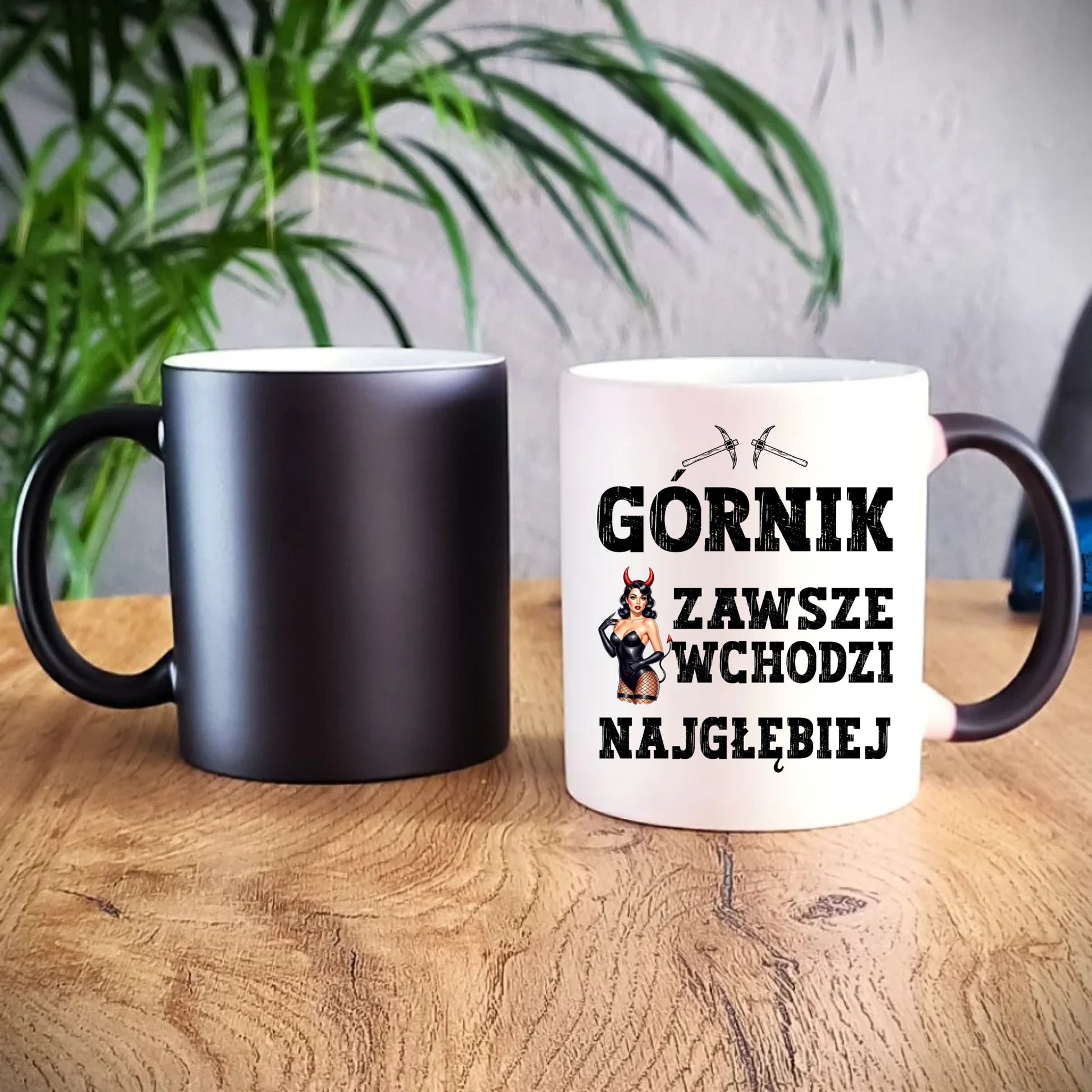 Kubek magiczny - prezent dla górnika - Górnik zawsze wchodzi najgłębiej G22 - StoryCups.pl