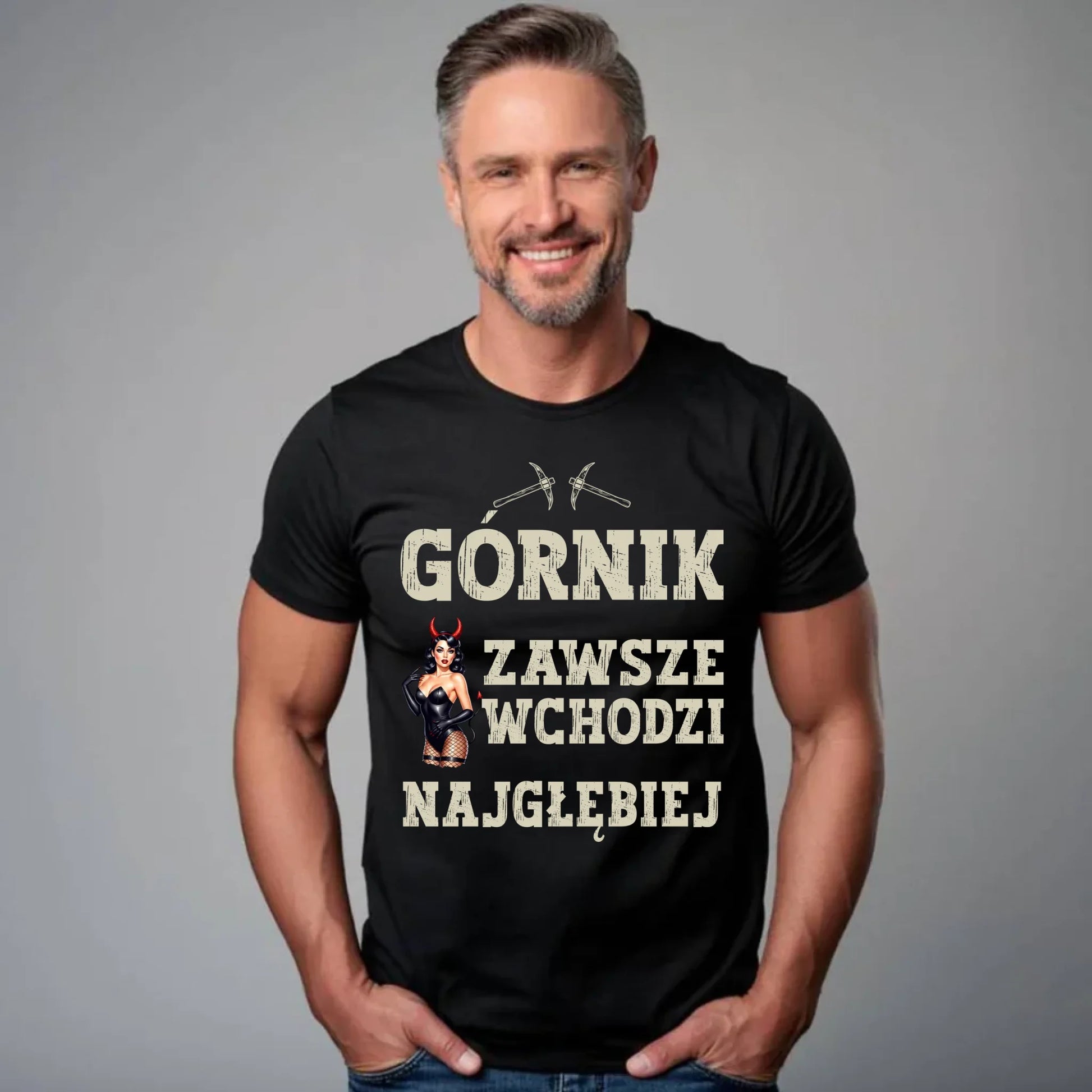 Koszulka męska - prezent dla górnika - Górnik zawsze wchodzi najgłębiej G22 - StoryCups.pl