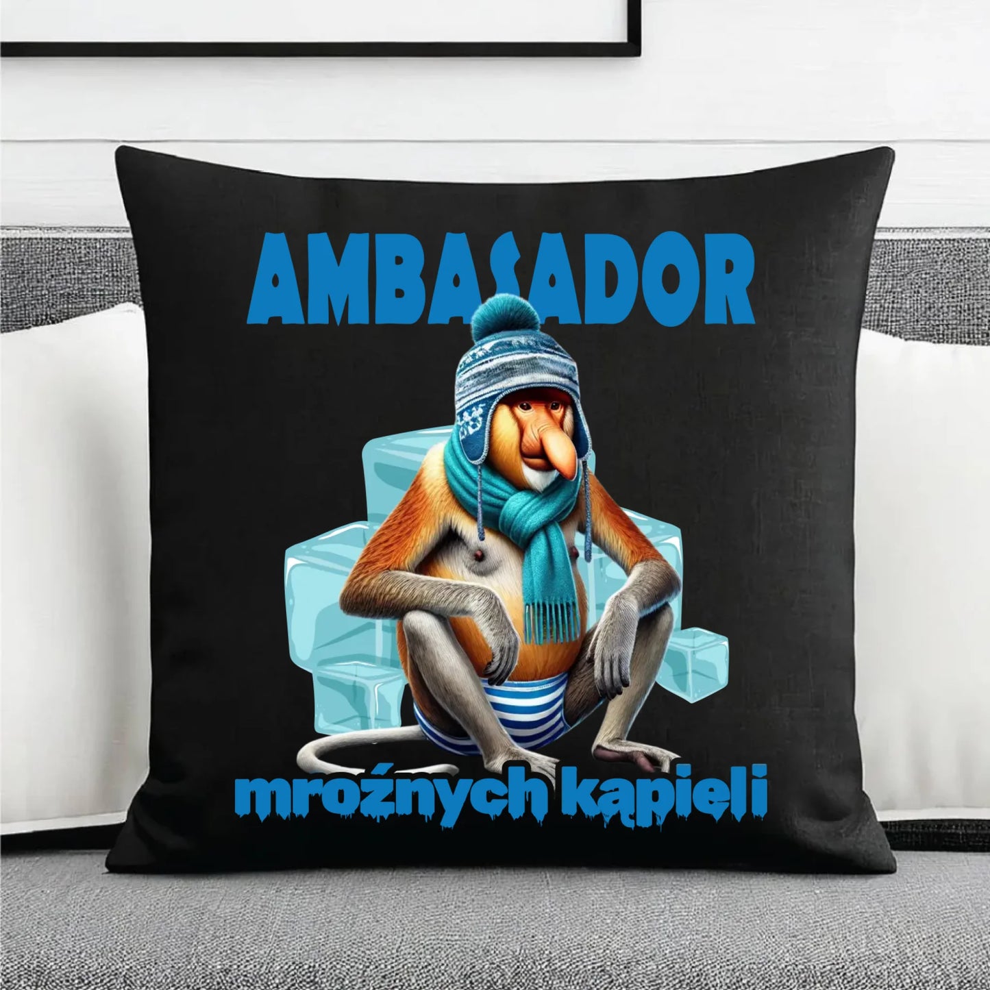 Poduszka dekoracyjna - prezent dla morsa - Janusz Nosacz Mors - Ambasador mroźnych kąpieli HM03 - StoryCups.pl