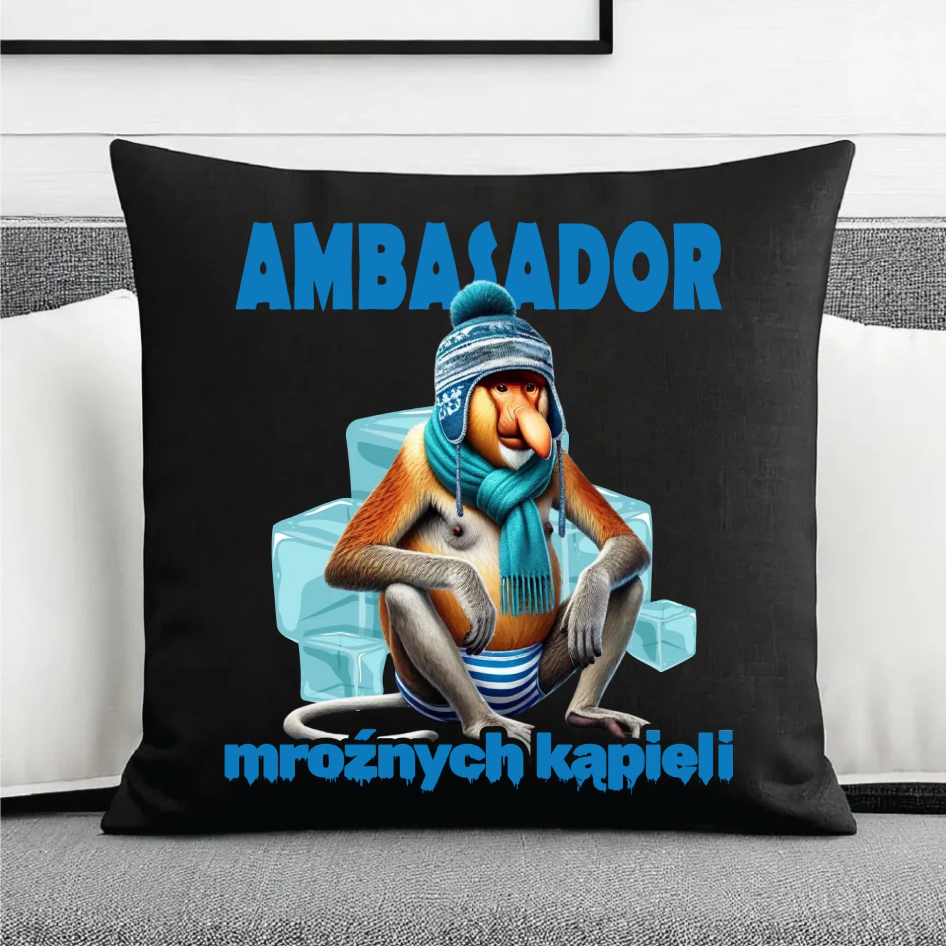 Poduszka dekoracyjna - prezent dla morsa - Janusz Nosacz Mors - Ambasador mroźnych kąpieli HM03 - StoryCups.pl