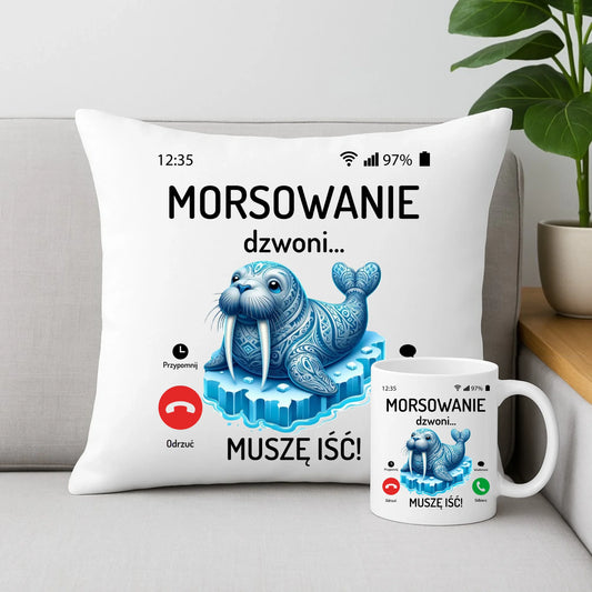 Zestaw poduszka i kubek - prezent dla morsa - Morsowanie dzwoni muszę iść - Mors HM04 - StoryCups.pl