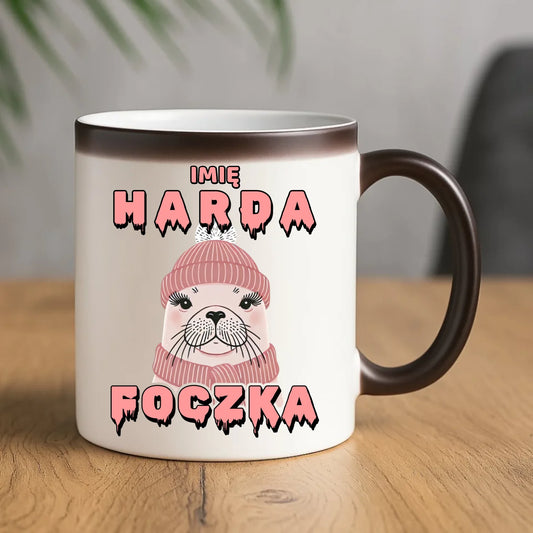 Kubek magiczny - prezent dla morsa - Harda foczka - personalizowany HM05 - StoryCups.pl