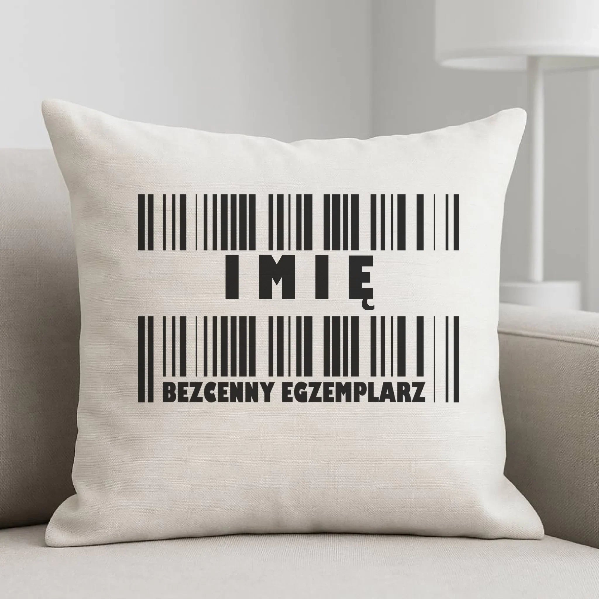 Poduszka - Bezcenny egzemplarz prezent dla niego - personalizowana DCH07 - StoryCups.pl