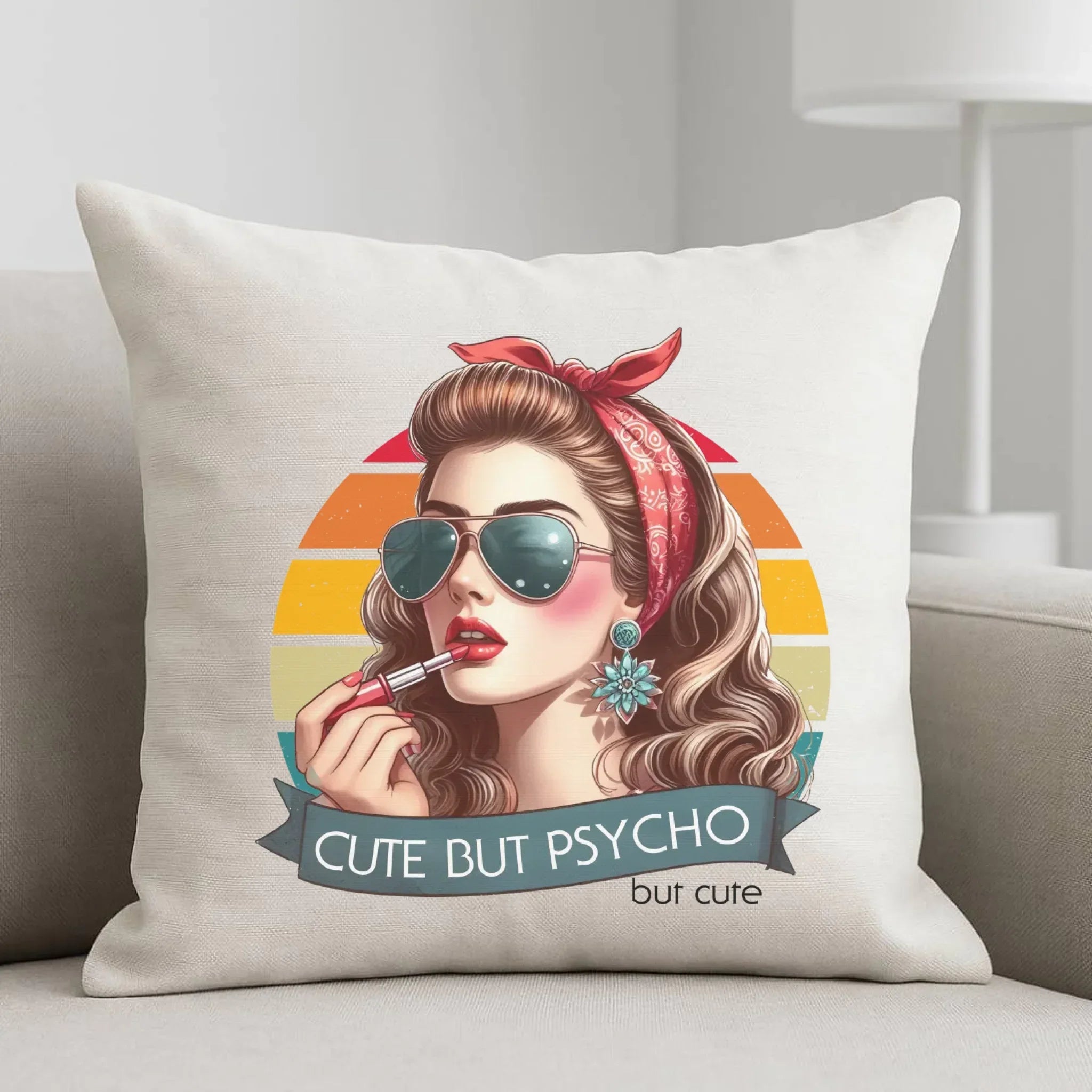 Poduszka – Cute but psycho - w stylu retro DZ09 - StoryCups.pl